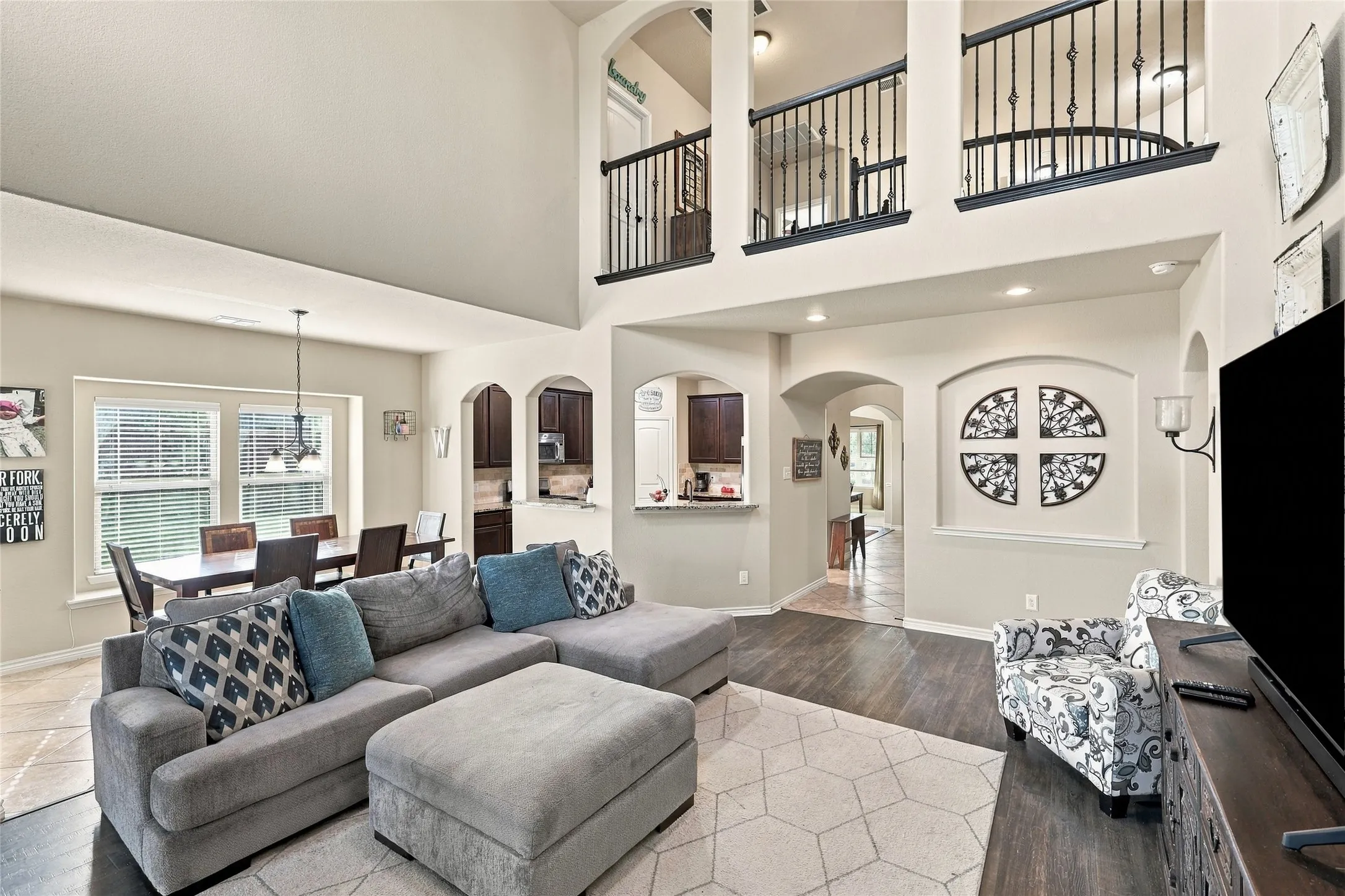 Single Family Residence For Sale in Rockwall County , 202 Pleasant Hill Lane, Fate, Texas 75189, 4 Bedroom, 4 Bathroom, 2 Garage spaces, 3,524 Sqft, built in 2013, mls#21374125, Real Estate Agent in Fate, Homes For Sale in Rockwall county, Homes For Sale in Fate, Realtor in Fate Texas, Real Estate Brokerage Independent Realty Texas, Luminita Cordes Realtor