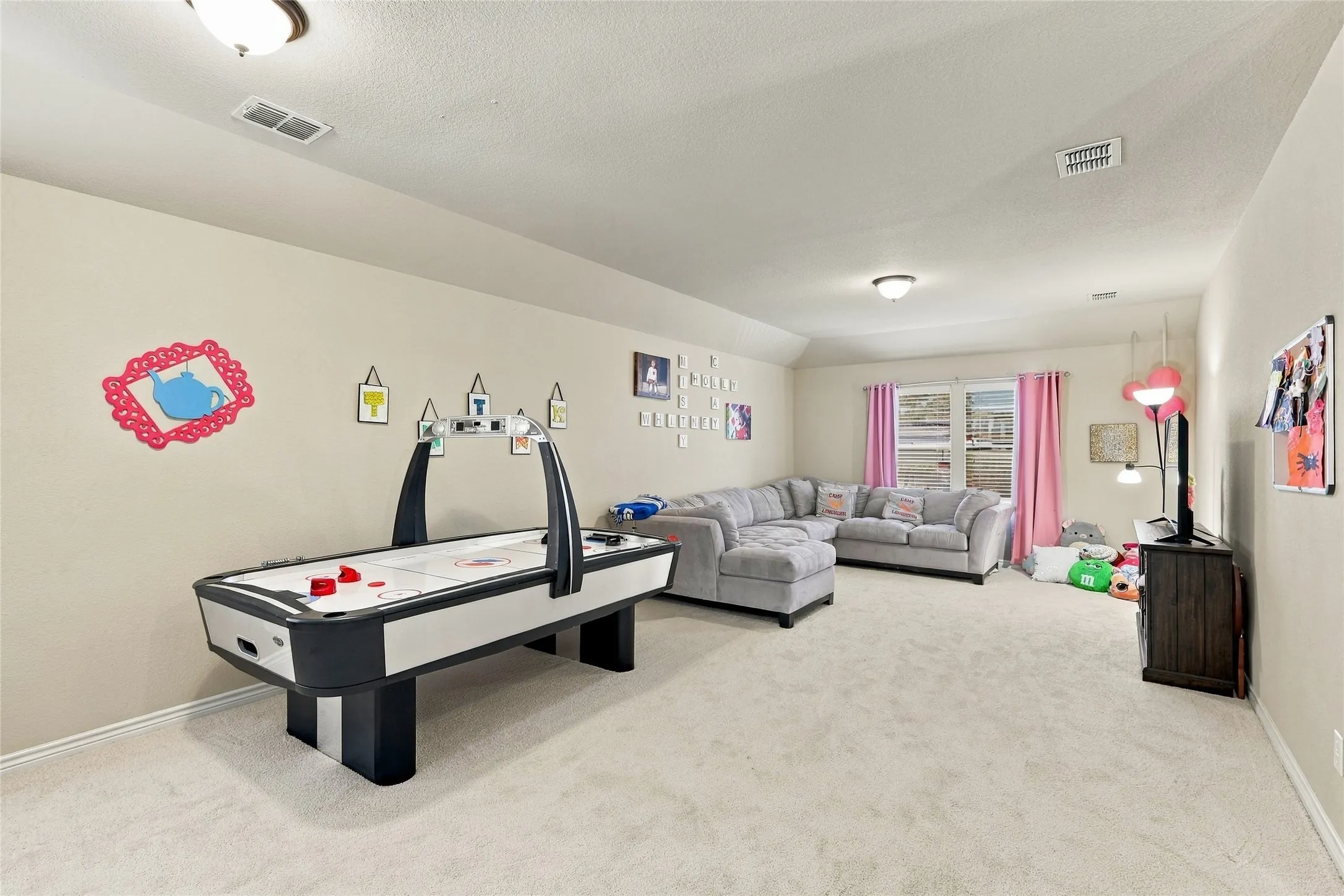 Single Family Residence For Sale in Rockwall County , 202 Pleasant Hill Lane, Fate, Texas 75189, 4 Bedroom, 4 Bathroom, 2 Garage spaces, 3,524 Sqft, built in 2013, mls#21374125, Real Estate Agent in Fate, Homes For Sale in Rockwall county, Homes For Sale in Fate, Realtor in Fate Texas, Real Estate Brokerage Independent Realty Texas, Luminita Cordes Realtor