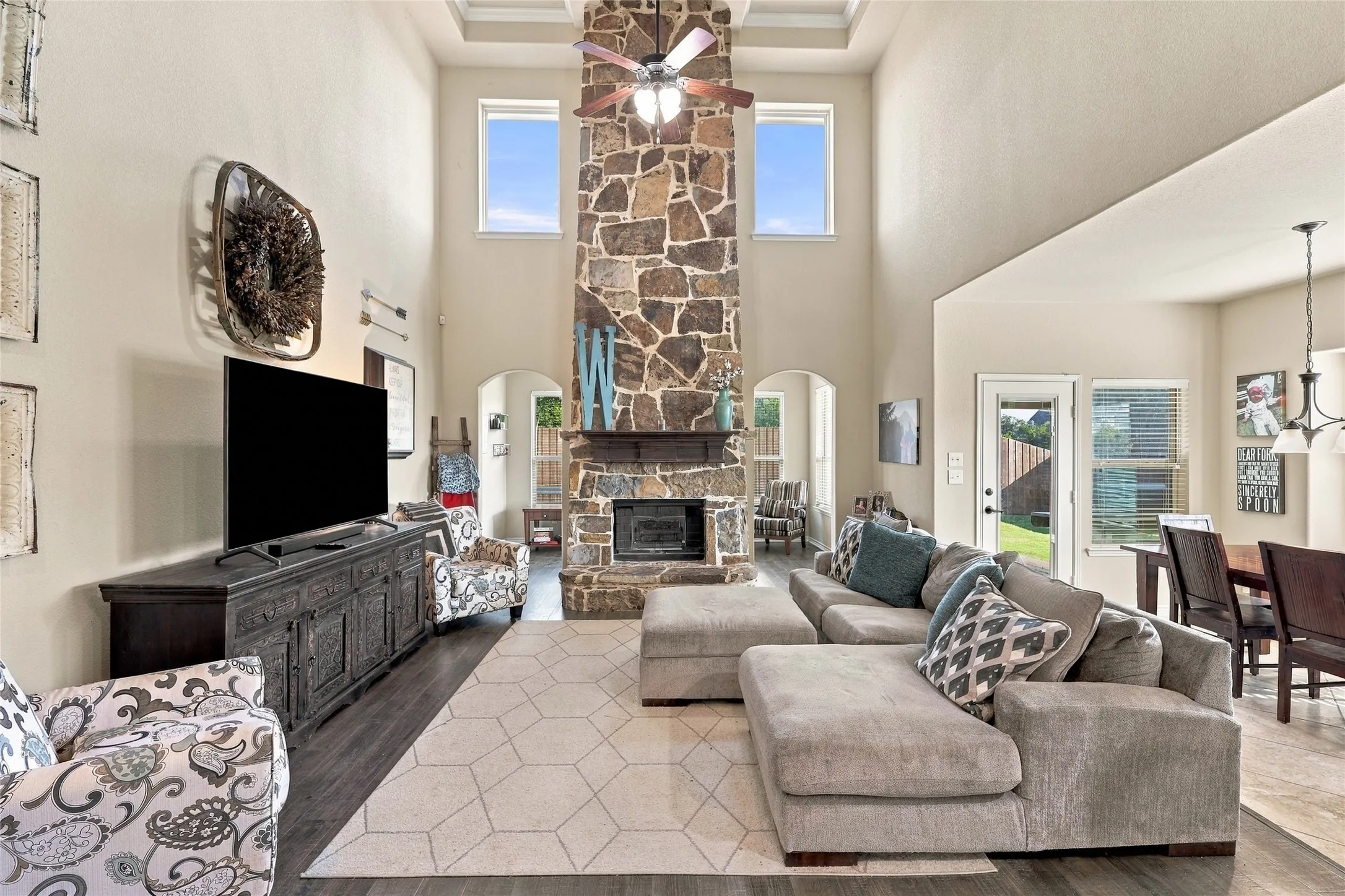 Single Family Residence For Sale in Rockwall County , 202 Pleasant Hill Lane, Fate, Texas 75189, 4 Bedroom, 4 Bathroom, 2 Garage spaces, 3,524 Sqft, built in 2013, mls#21374125, Real Estate Agent in Fate, Homes For Sale in Rockwall county, Homes For Sale in Fate, Realtor in Fate Texas, Real Estate Brokerage Independent Realty Texas, Luminita Cordes Realtor