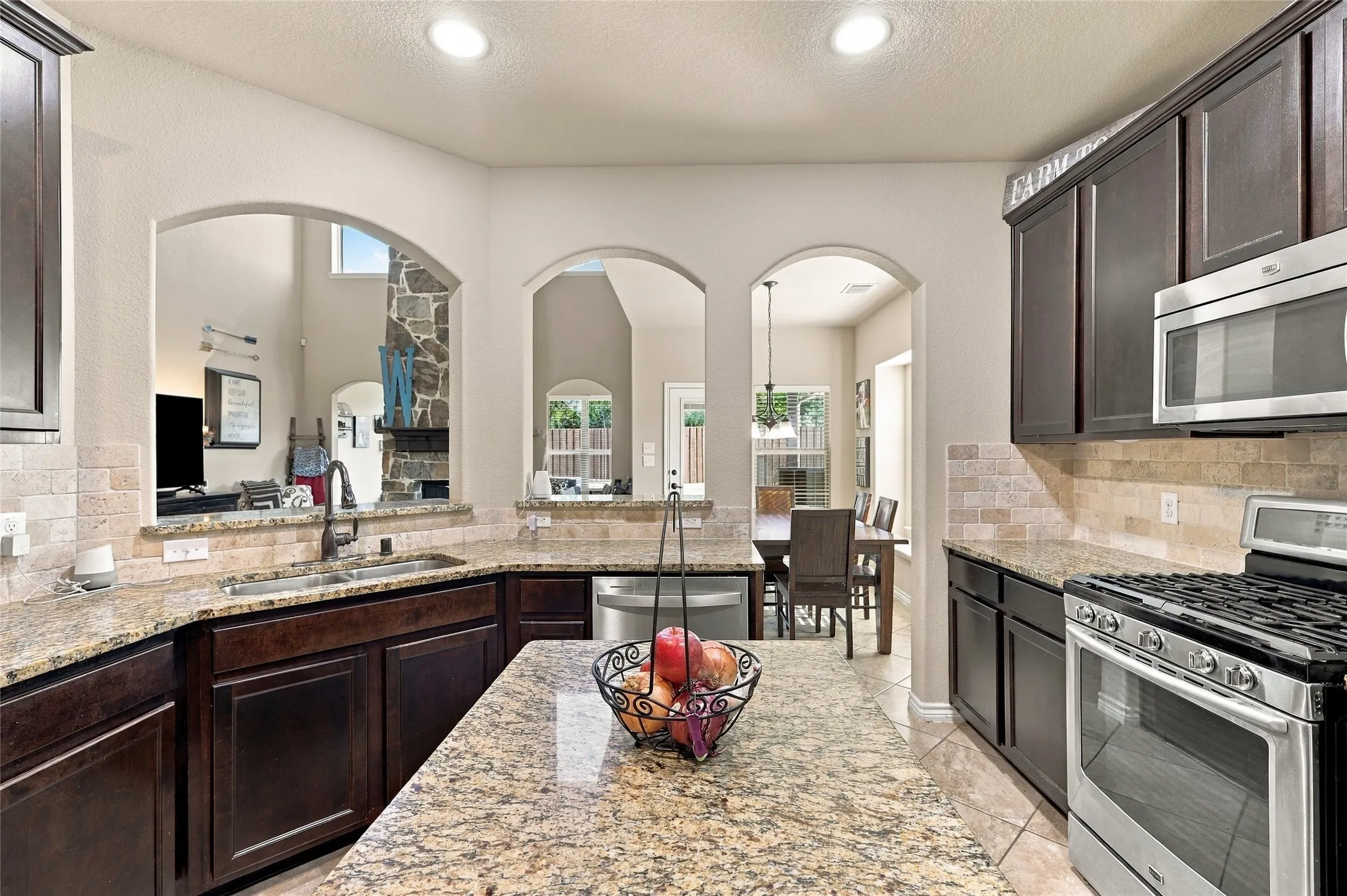 Single Family Residence For Sale in Rockwall County , 202 Pleasant Hill Lane, Fate, Texas 75189, 4 Bedroom, 4 Bathroom, 2 Garage spaces, 3,524 Sqft, built in 2013, mls#21374125, Real Estate Agent in Fate, Homes For Sale in Rockwall county, Homes For Sale in Fate, Realtor in Fate Texas, Real Estate Brokerage Independent Realty Texas, Luminita Cordes Realtor