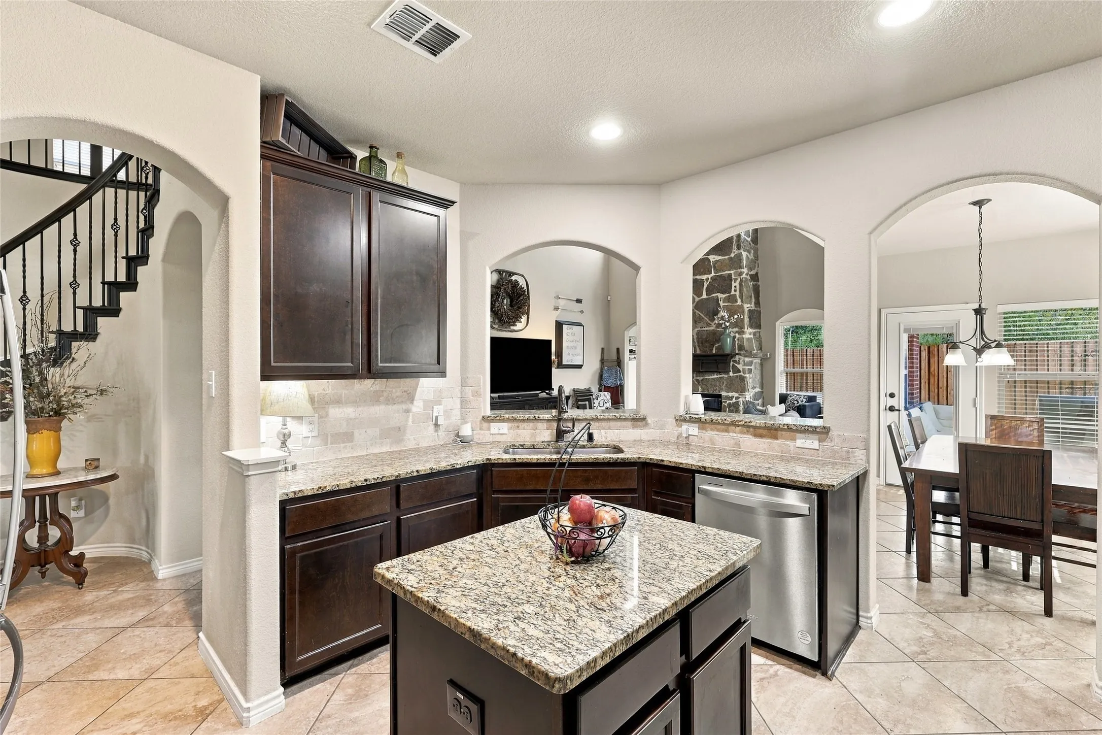 Single Family Residence For Sale in Rockwall County , 202 Pleasant Hill Lane, Fate, Texas 75189, 4 Bedroom, 4 Bathroom, 2 Garage spaces, 3,524 Sqft, built in 2013, mls#21374125, Real Estate Agent in Fate, Homes For Sale in Rockwall county, Homes For Sale in Fate, Realtor in Fate Texas, Real Estate Brokerage Independent Realty Texas, Luminita Cordes Realtor