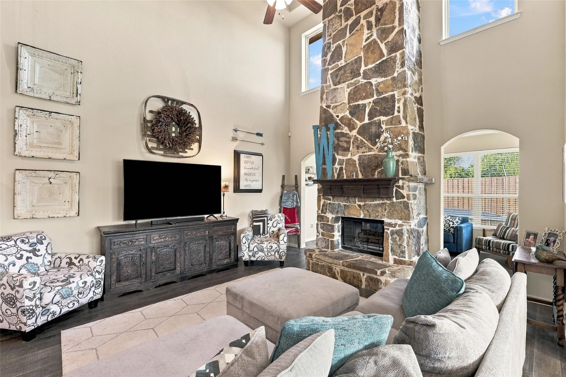 Single Family Residence For Sale in Rockwall County , 202 Pleasant Hill Lane, Fate, Texas 75189, 4 Bedroom, 4 Bathroom, 2 Garage spaces, 3,524 Sqft, built in 2013, mls#21374125, Real Estate Agent in Fate, Homes For Sale in Rockwall county, Homes For Sale in Fate, Realtor in Fate Texas, Real Estate Brokerage Independent Realty Texas, Luminita Cordes Realtor
