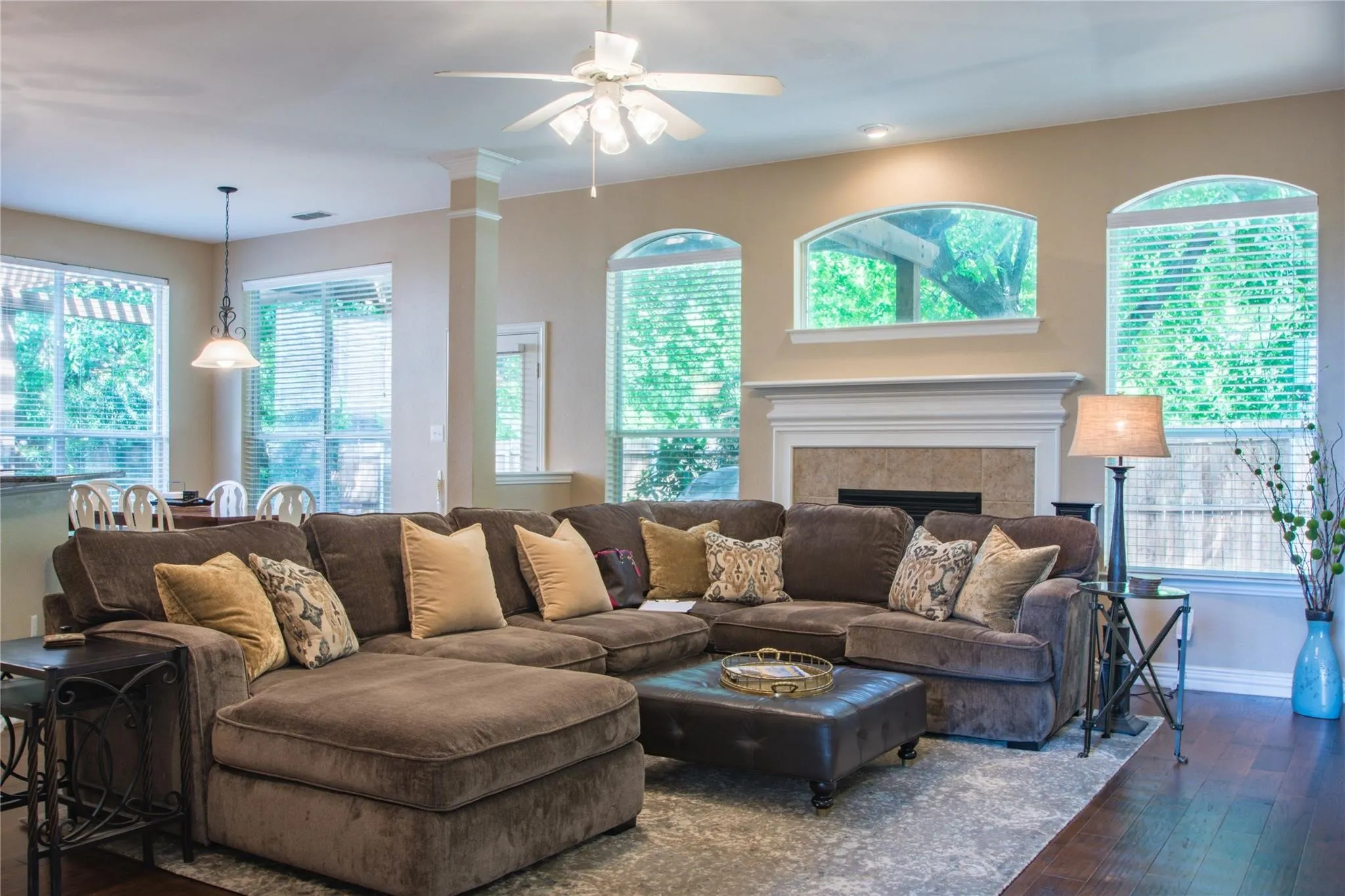 Single Family Residence For Rent in Denton County , 4504 Narrowbrook Drive, Flower Mound, Texas 75028, 4 Bedroom, 4 Bathroom, 2 Garage spaces, 3,417 Sqft, built in 2004, mls#21377793, Real Estate Agent in Flower Mound, Homes For Rent in Denton county, Homes For Rent in Flower Mound, Realtor in Flower Mound Texas, Real Estate Brokerage Independent Realty Texas, Luminita Cordes Realtor