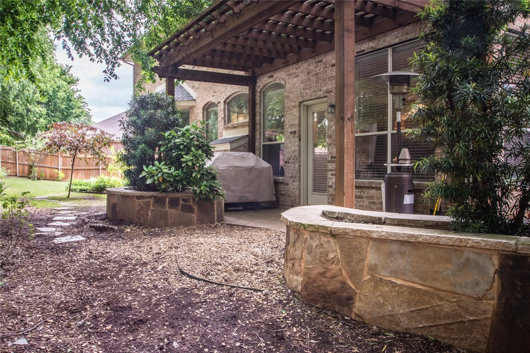 Single Family Residence For Rent in Denton County , 4504 Narrowbrook Drive, Flower Mound, Texas 75028, 4 Bedroom, 4 Bathroom, 2 Garage spaces, 3,417 Sqft, built in 2004, mls#21377793, Real Estate Agent in Flower Mound, Homes For Rent in Denton county, Homes For Rent in Flower Mound, Realtor in Flower Mound Texas, Real Estate Brokerage Independent Realty Texas, Luminita Cordes Realtor