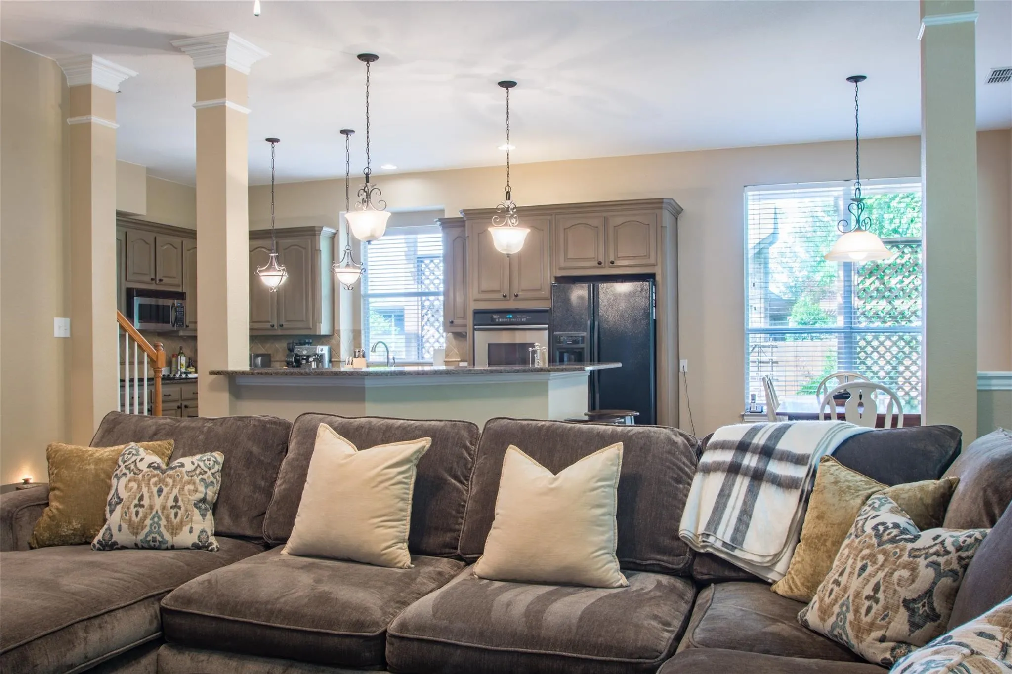 Single Family Residence For Rent in Denton County , 4504 Narrowbrook Drive, Flower Mound, Texas 75028, 4 Bedroom, 4 Bathroom, 2 Garage spaces, 3,417 Sqft, built in 2004, mls#21377793, Real Estate Agent in Flower Mound, Homes For Rent in Denton county, Homes For Rent in Flower Mound, Realtor in Flower Mound Texas, Real Estate Brokerage Independent Realty Texas, Luminita Cordes Realtor