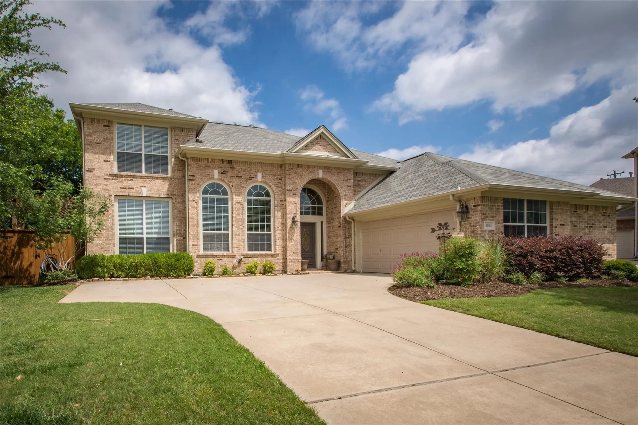 Single Family Residence For Rent in Denton County , 4504 Narrowbrook Drive, Flower Mound, Texas 75028, 4 Bedroom, 4 Bathroom, 2 Garage spaces, 3,417 Sqft, built in 2004, mls#21377793, Real Estate Agent in Flower Mound, Homes For Rent in Denton county, Homes For Rent in Flower Mound, Realtor in Flower Mound Texas, Real Estate Brokerage Independent Realty Texas, Luminita Cordes Realtor