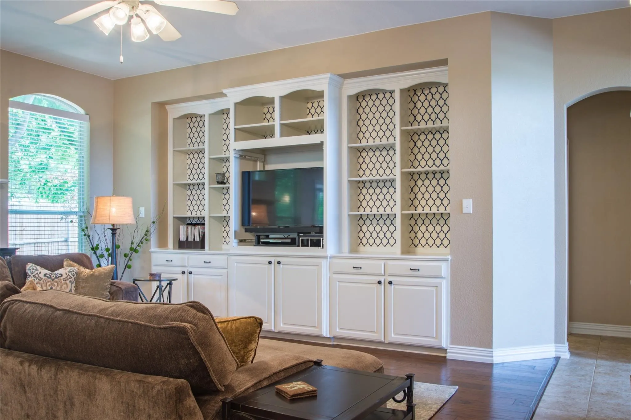 Single Family Residence For Rent in Denton County , 4504 Narrowbrook Drive, Flower Mound, Texas 75028, 4 Bedroom, 4 Bathroom, 2 Garage spaces, 3,417 Sqft, built in 2004, mls#21377793, Real Estate Agent in Flower Mound, Homes For Rent in Denton county, Homes For Rent in Flower Mound, Realtor in Flower Mound Texas, Real Estate Brokerage Independent Realty Texas, Luminita Cordes Realtor