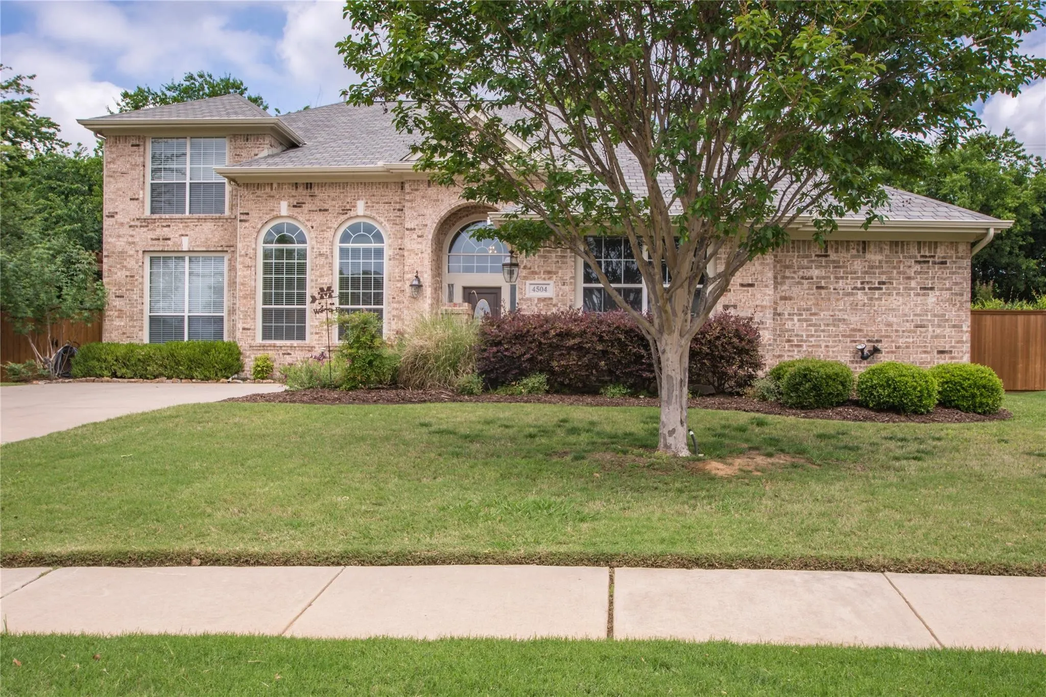 Single Family Residence For Rent in Denton County , 4504 Narrowbrook Drive, Flower Mound, Texas 75028, 4 Bedroom, 4 Bathroom, 2 Garage spaces, 3,417 Sqft, built in 2004, mls#21377793, Real Estate Agent in Flower Mound, Homes For Rent in Denton county, Homes For Rent in Flower Mound, Realtor in Flower Mound Texas, Real Estate Brokerage Independent Realty Texas, Luminita Cordes Realtor