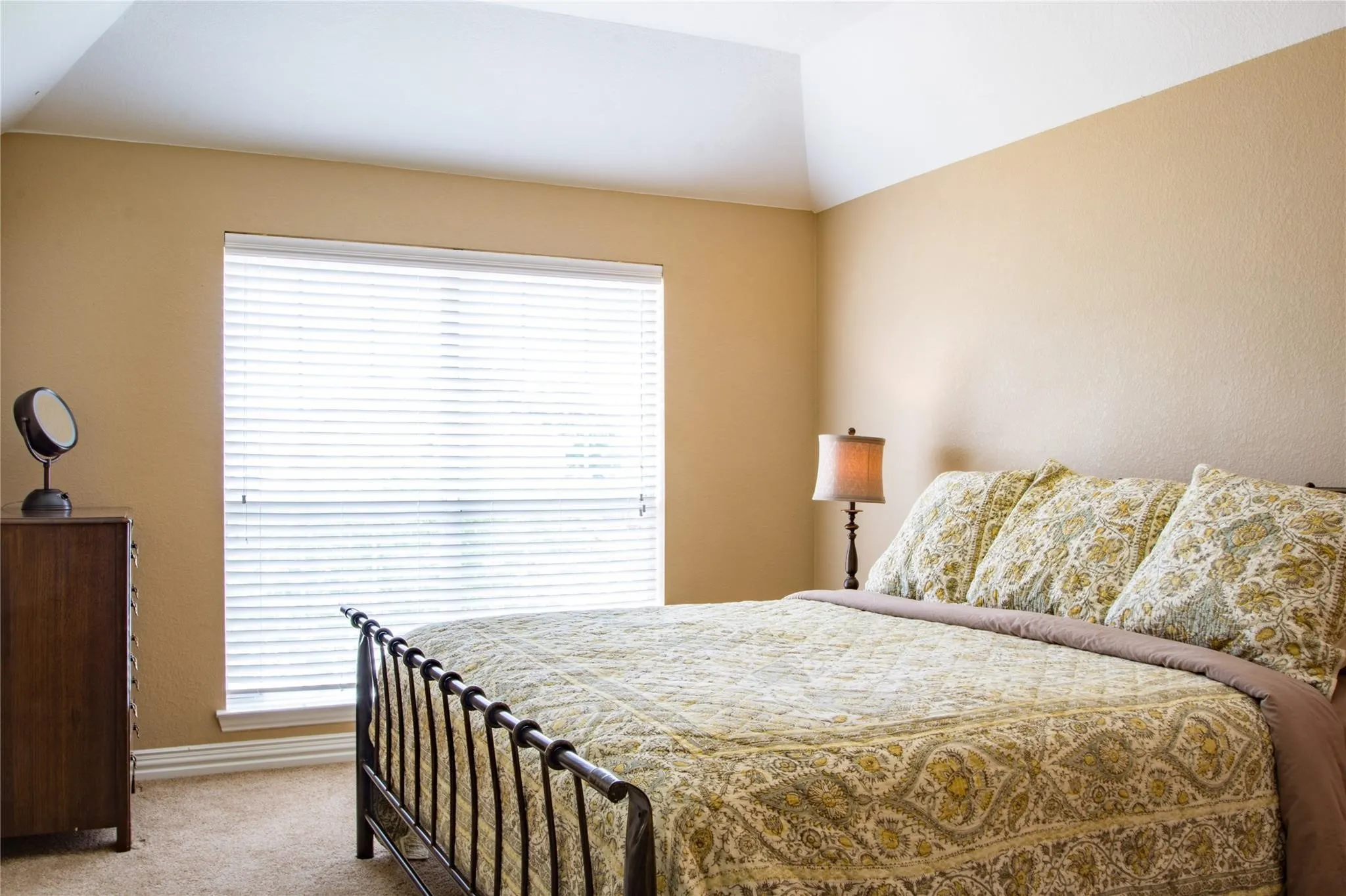 Single Family Residence For Rent in Denton County , 4504 Narrowbrook Drive, Flower Mound, Texas 75028, 4 Bedroom, 4 Bathroom, 2 Garage spaces, 3,417 Sqft, built in 2004, mls#21377793, Real Estate Agent in Flower Mound, Homes For Rent in Denton county, Homes For Rent in Flower Mound, Realtor in Flower Mound Texas, Real Estate Brokerage Independent Realty Texas, Luminita Cordes Realtor