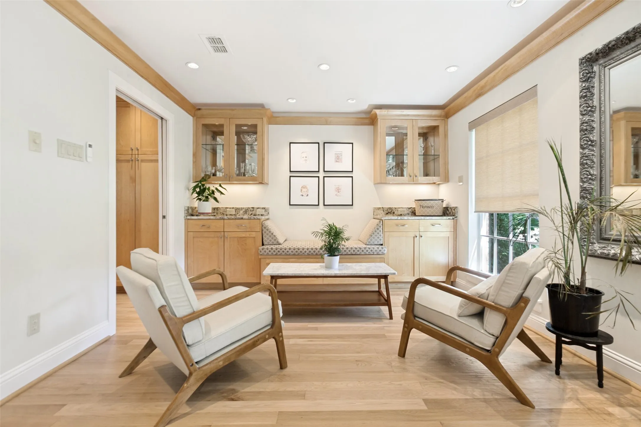 Single Family Residence For Sale in Collin County , 312 Canyon Valley Drive, Richardson, Texas 75080, 4 Bedroom, 3 Bathroom, 2 Garage spaces, 2,339 Sqft, built in 1970, mls#21378728, Real Estate Agent in Richardson, Homes For Sale in Collin county, Homes For Sale in Richardson, Realtor in Richardson Texas, Real Estate Brokerage Independent Realty Texas, Luminita Cordes Realtor
