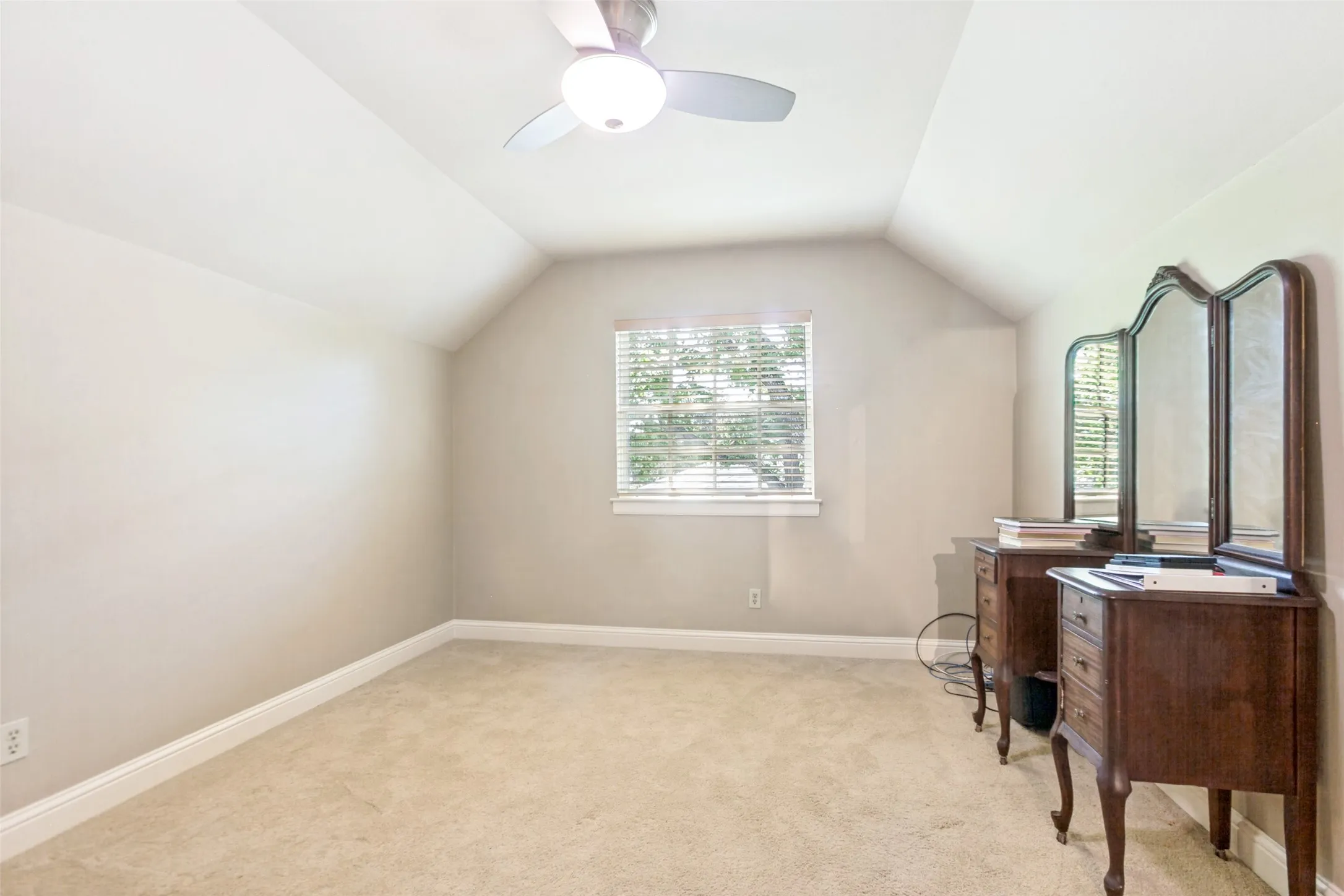 Single Family Residence For Sale in Collin County , 312 Canyon Valley Drive, Richardson, Texas 75080, 4 Bedroom, 3 Bathroom, 2 Garage spaces, 2,339 Sqft, built in 1970, mls#21378728, Real Estate Agent in Richardson, Homes For Sale in Collin county, Homes For Sale in Richardson, Realtor in Richardson Texas, Real Estate Brokerage Independent Realty Texas, Luminita Cordes Realtor