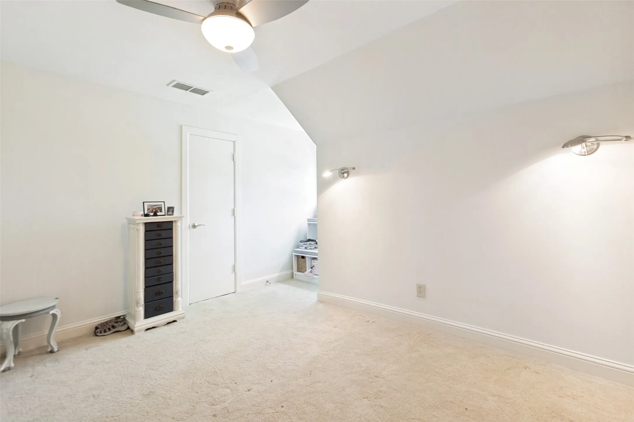 Single Family Residence For Sale in Collin County , 312 Canyon Valley Drive, Richardson, Texas 75080, 4 Bedroom, 3 Bathroom, 2 Garage spaces, 2,339 Sqft, built in 1970, mls#21378728, Real Estate Agent in Richardson, Homes For Sale in Collin county, Homes For Sale in Richardson, Realtor in Richardson Texas, Real Estate Brokerage Independent Realty Texas, Luminita Cordes Realtor
