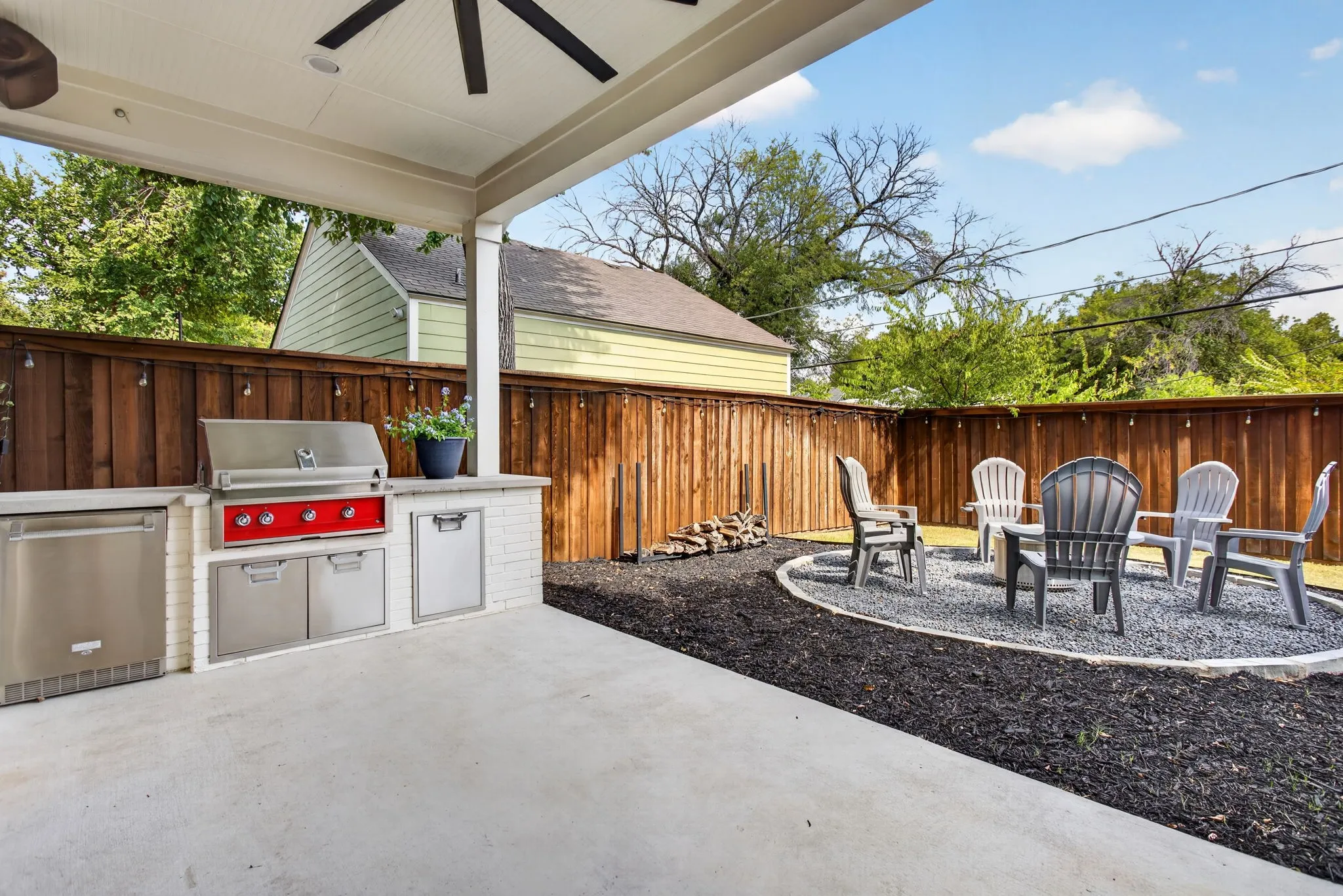 Single Family Residence For Sale in Tarrant County , 3837 Englewood Lane, Fort Worth, Texas 76107, 4 Bedroom, 3 Bathroom, 2 Garage spaces, 2,995 Sqft, built in 2021, mls#21376509, Real Estate Agent in Fort Worth, Homes For Sale in Tarrant county, Homes For Sale in Fort Worth, Realtor in Fort Worth Texas, Real Estate Brokerage Independent Realty Texas, Luminita Cordes Realtor