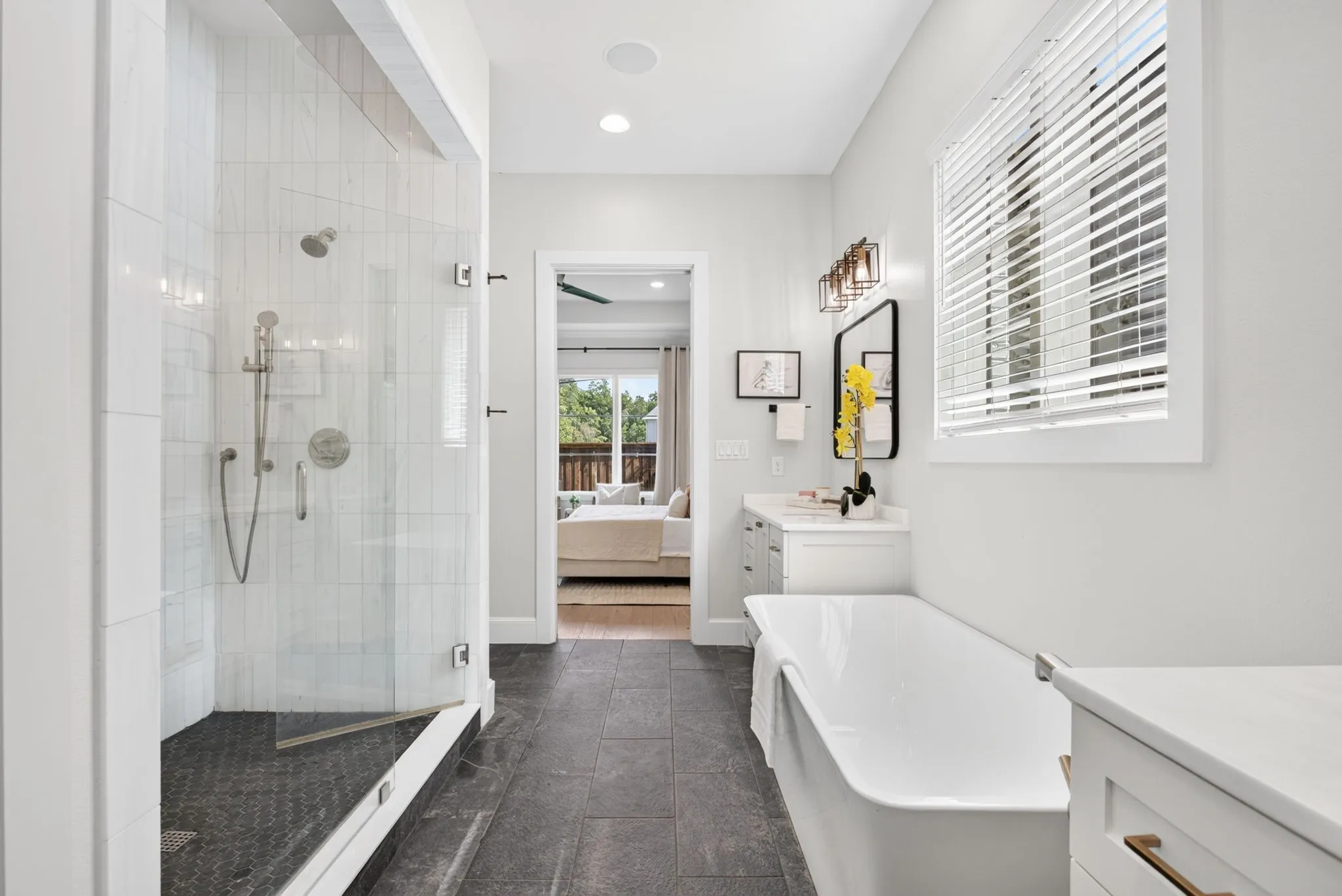 Single Family Residence For Sale in Tarrant County , 3837 Englewood Lane, Fort Worth, Texas 76107, 4 Bedroom, 3 Bathroom, 2 Garage spaces, 2,995 Sqft, built in 2021, mls#21376509, Real Estate Agent in Fort Worth, Homes For Sale in Tarrant county, Homes For Sale in Fort Worth, Realtor in Fort Worth Texas, Real Estate Brokerage Independent Realty Texas, Luminita Cordes Realtor