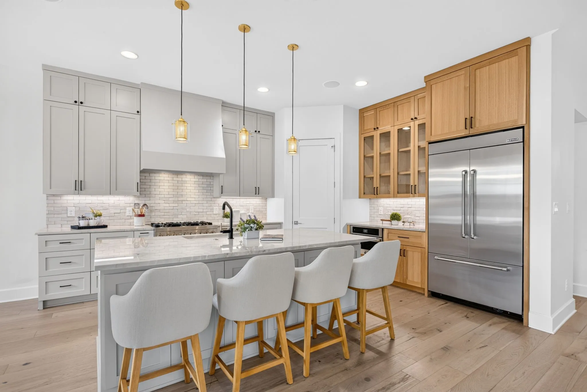 Single Family Residence For Sale in Tarrant County , 3837 Englewood Lane, Fort Worth, Texas 76107, 4 Bedroom, 3 Bathroom, 2 Garage spaces, 2,995 Sqft, built in 2021, mls#21376509, Real Estate Agent in Fort Worth, Homes For Sale in Tarrant county, Homes For Sale in Fort Worth, Realtor in Fort Worth Texas, Real Estate Brokerage Independent Realty Texas, Luminita Cordes Realtor