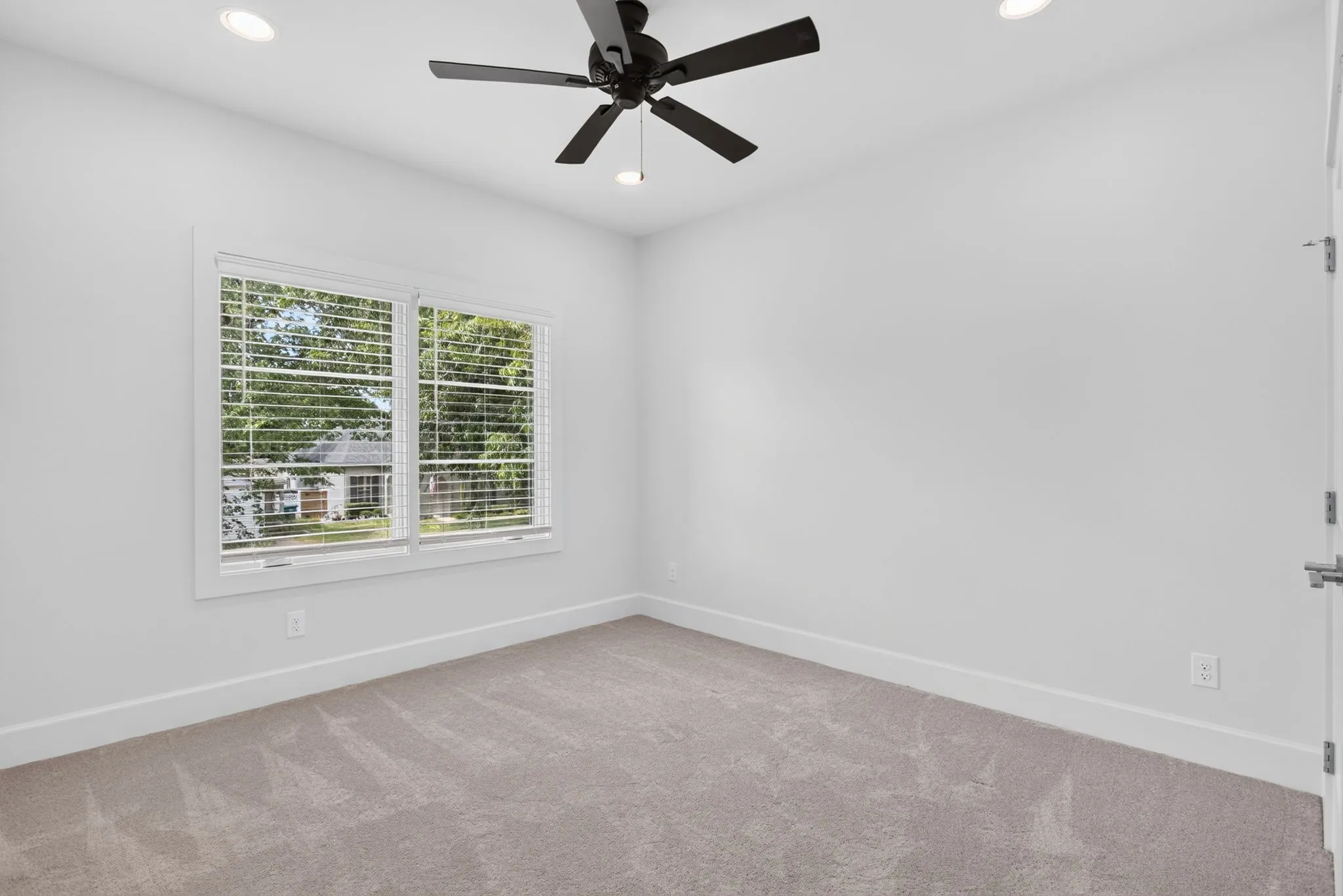 Single Family Residence For Sale in Tarrant County , 3837 Englewood Lane, Fort Worth, Texas 76107, 4 Bedroom, 3 Bathroom, 2 Garage spaces, 2,995 Sqft, built in 2021, mls#21376509, Real Estate Agent in Fort Worth, Homes For Sale in Tarrant county, Homes For Sale in Fort Worth, Realtor in Fort Worth Texas, Real Estate Brokerage Independent Realty Texas, Luminita Cordes Realtor