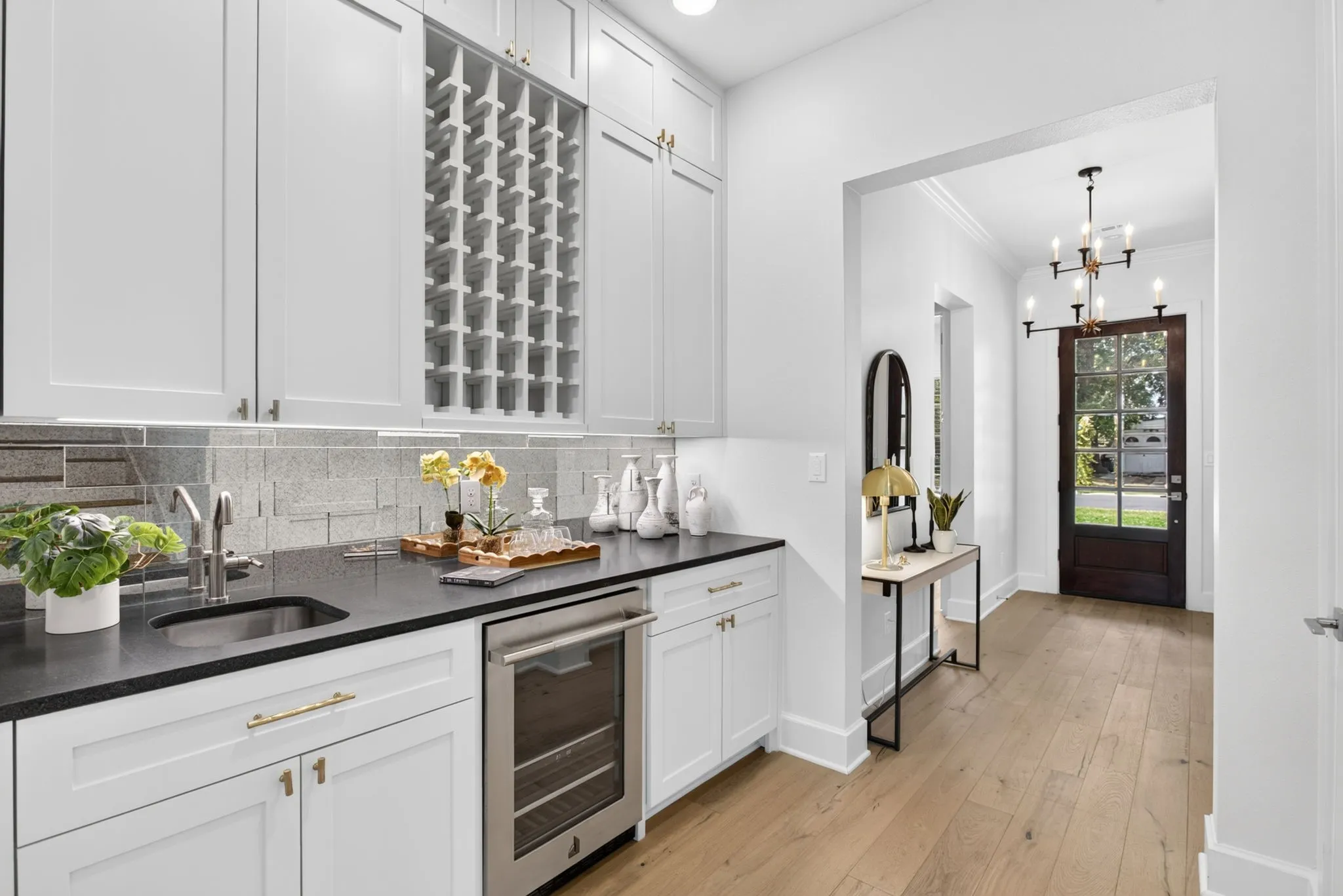 Single Family Residence For Sale in Tarrant County , 3837 Englewood Lane, Fort Worth, Texas 76107, 4 Bedroom, 3 Bathroom, 2 Garage spaces, 2,995 Sqft, built in 2021, mls#21376509, Real Estate Agent in Fort Worth, Homes For Sale in Tarrant county, Homes For Sale in Fort Worth, Realtor in Fort Worth Texas, Real Estate Brokerage Independent Realty Texas, Luminita Cordes Realtor
