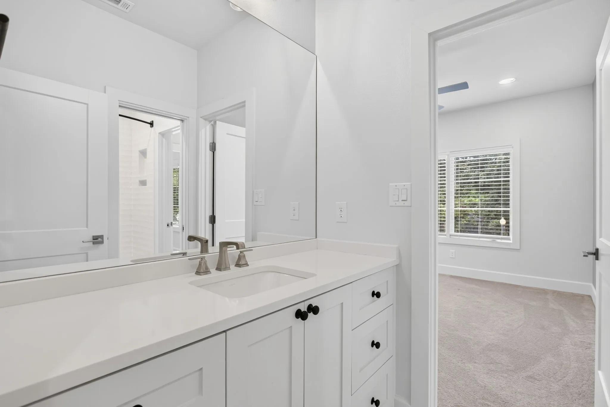 Single Family Residence For Sale in Tarrant County , 3837 Englewood Lane, Fort Worth, Texas 76107, 4 Bedroom, 3 Bathroom, 2 Garage spaces, 2,995 Sqft, built in 2021, mls#21376509, Real Estate Agent in Fort Worth, Homes For Sale in Tarrant county, Homes For Sale in Fort Worth, Realtor in Fort Worth Texas, Real Estate Brokerage Independent Realty Texas, Luminita Cordes Realtor