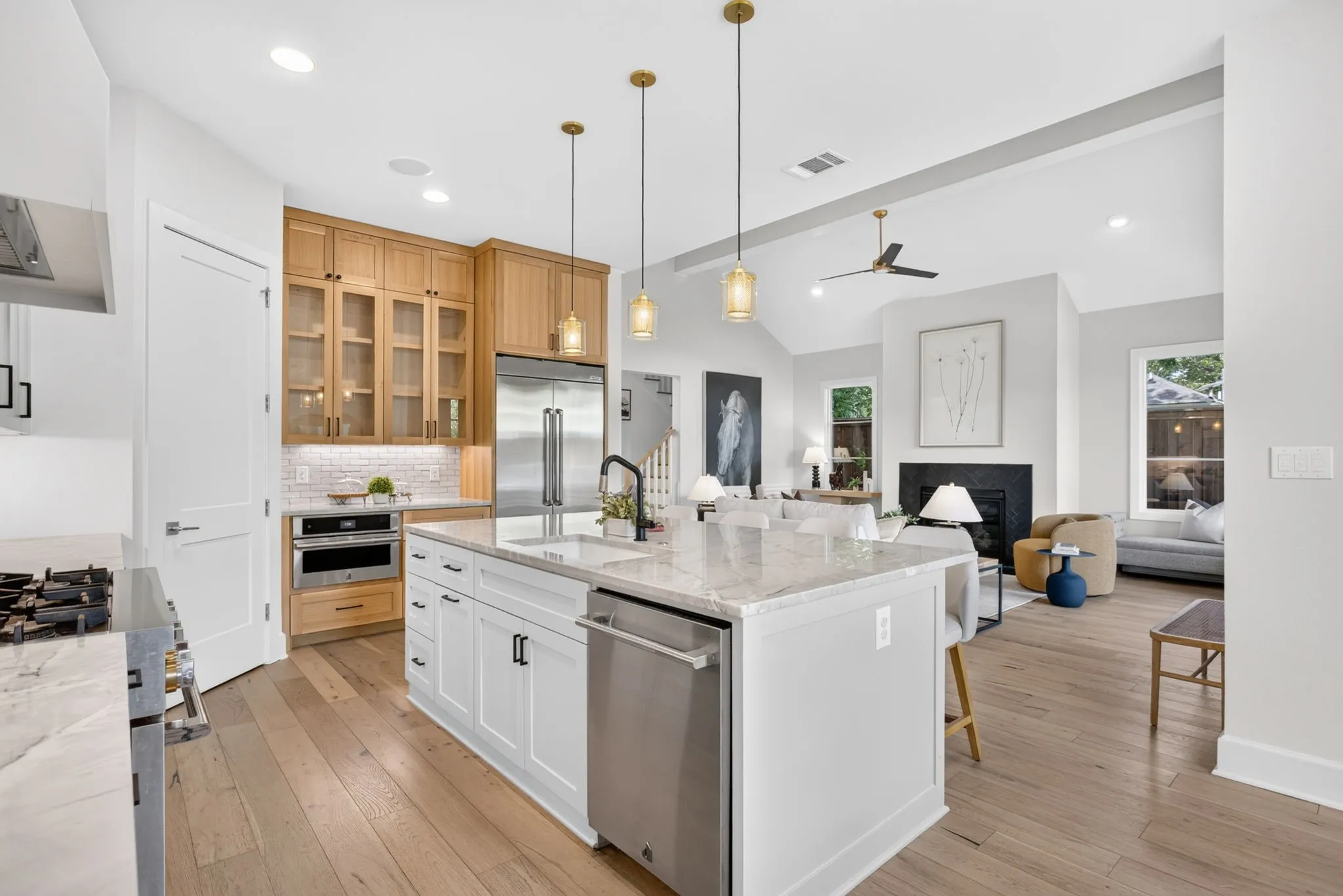 Single Family Residence For Sale in Tarrant County , 3837 Englewood Lane, Fort Worth, Texas 76107, 4 Bedroom, 3 Bathroom, 2 Garage spaces, 2,995 Sqft, built in 2021, mls#21376509, Real Estate Agent in Fort Worth, Homes For Sale in Tarrant county, Homes For Sale in Fort Worth, Realtor in Fort Worth Texas, Real Estate Brokerage Independent Realty Texas, Luminita Cordes Realtor