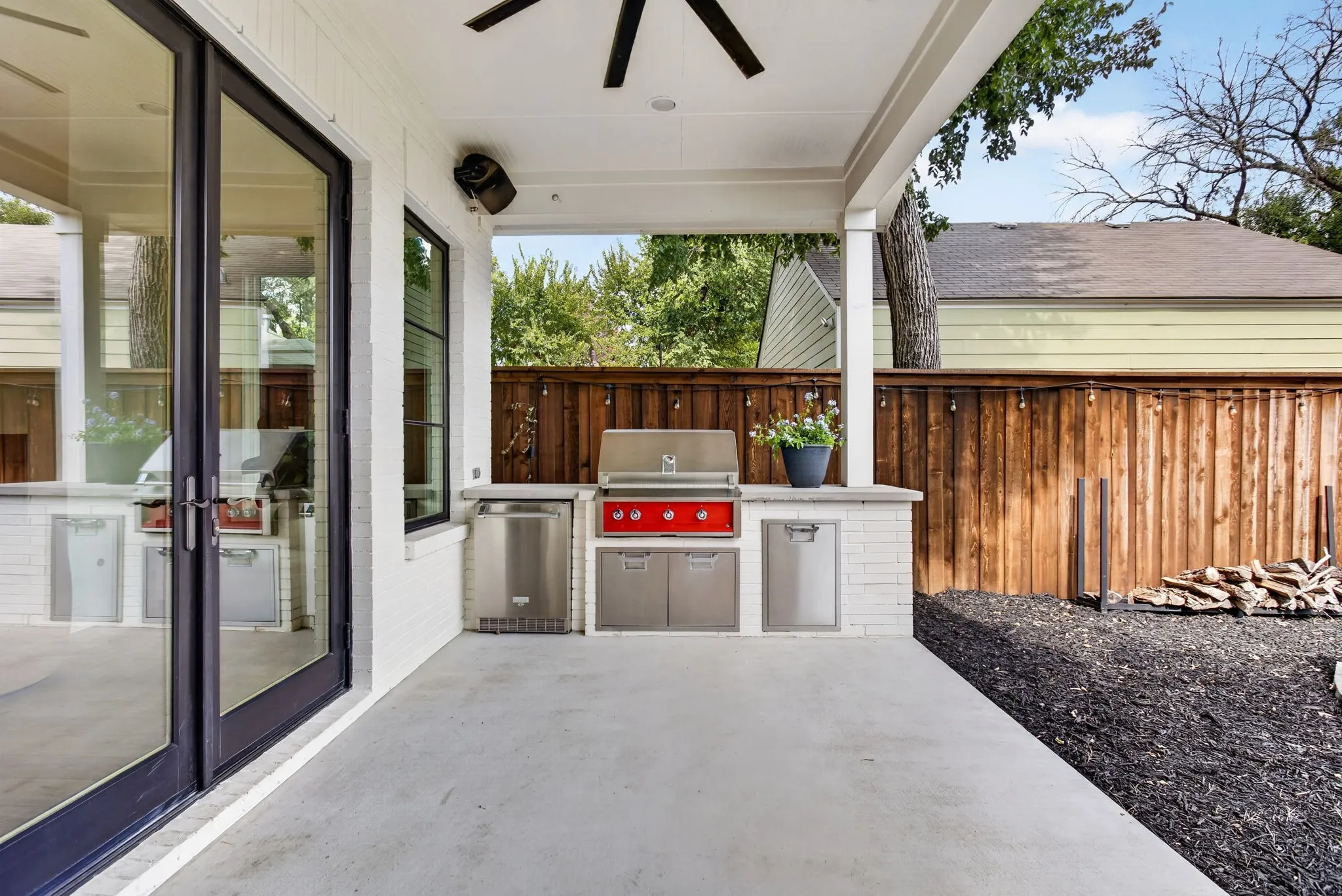 Single Family Residence For Sale in Tarrant County , 3837 Englewood Lane, Fort Worth, Texas 76107, 4 Bedroom, 3 Bathroom, 2 Garage spaces, 2,995 Sqft, built in 2021, mls#21376509, Real Estate Agent in Fort Worth, Homes For Sale in Tarrant county, Homes For Sale in Fort Worth, Realtor in Fort Worth Texas, Real Estate Brokerage Independent Realty Texas, Luminita Cordes Realtor