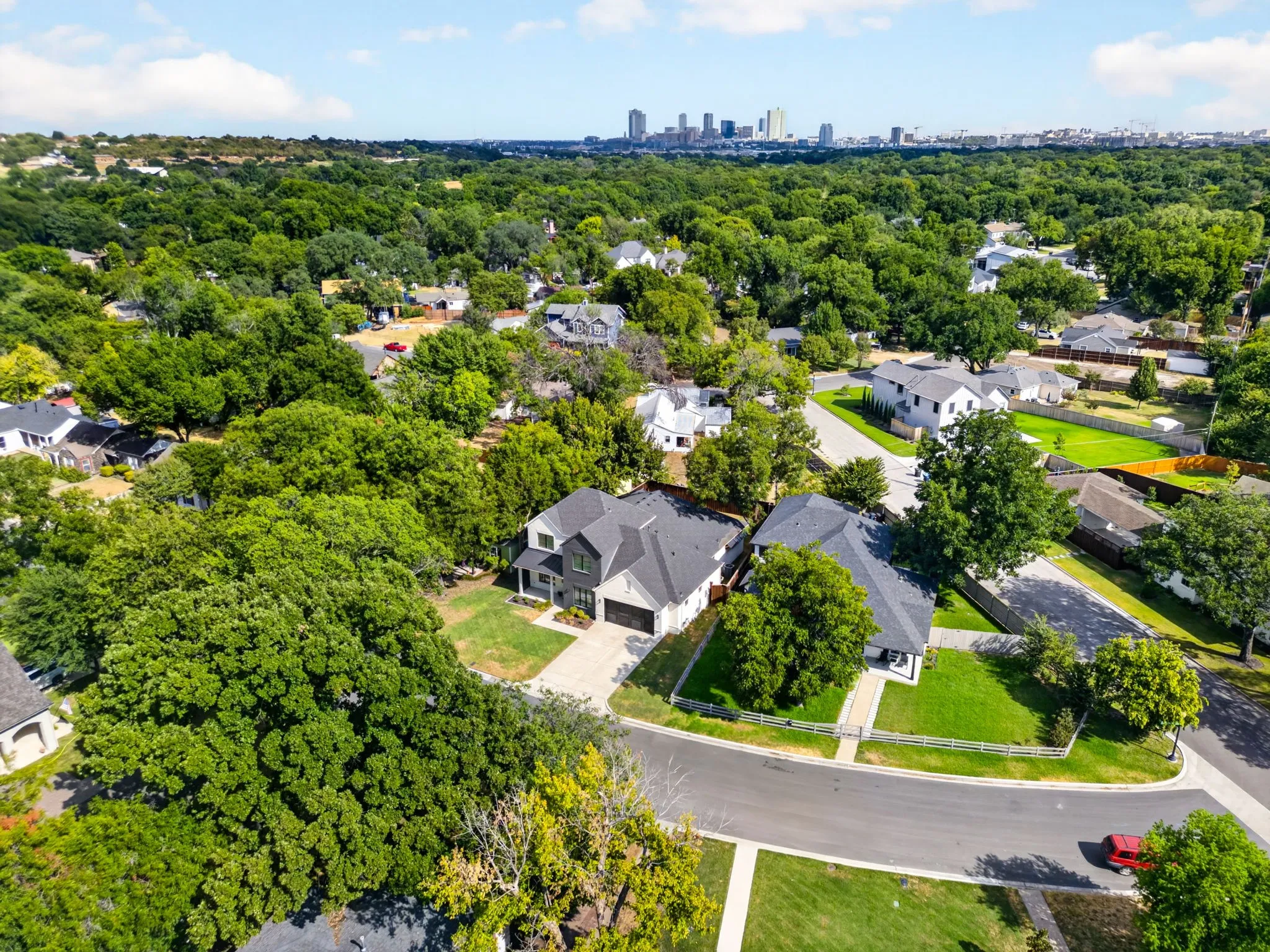 Single Family Residence For Sale in Tarrant County , 3837 Englewood Lane, Fort Worth, Texas 76107, 4 Bedroom, 3 Bathroom, 2 Garage spaces, 2,995 Sqft, built in 2021, mls#21376509, Real Estate Agent in Fort Worth, Homes For Sale in Tarrant county, Homes For Sale in Fort Worth, Realtor in Fort Worth Texas, Real Estate Brokerage Independent Realty Texas, Luminita Cordes Realtor