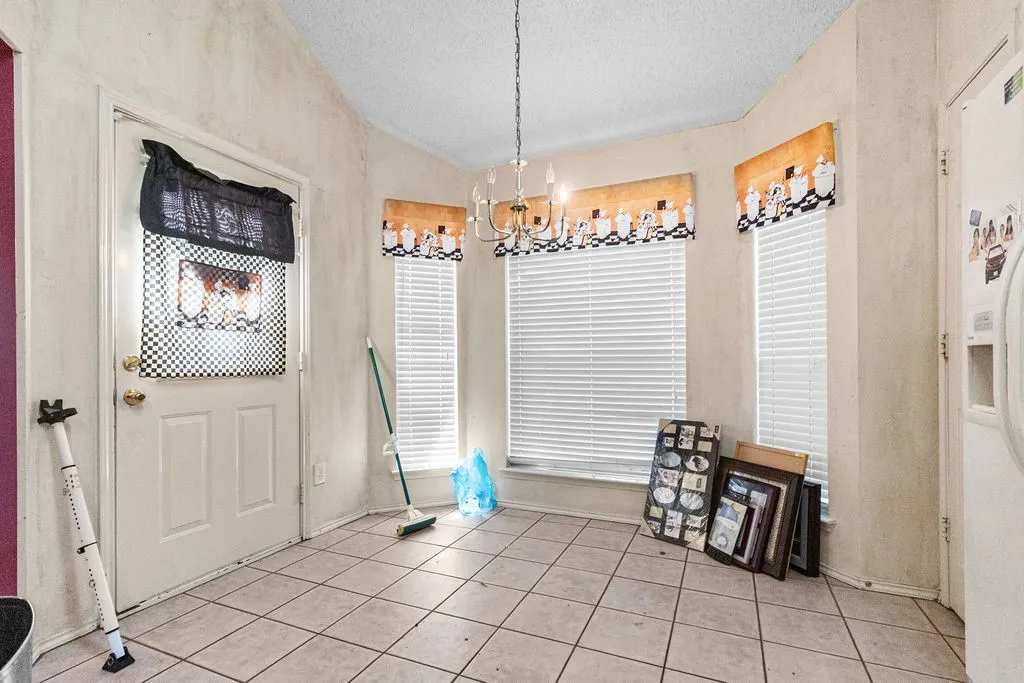 Single Family Residence For Sale in Tarrant County , 926 Wintercrest Court, Arlington, Texas 76017, 3 Bedroom, 2 Bathroom, 2 Garage spaces, 1,770 Sqft, built in 1992, mls#21378669, Real Estate Agent in Arlington, Homes For Sale in Tarrant county, Homes For Sale in Arlington, Realtor in Arlington Texas, Real Estate Brokerage Independent Realty Texas, Luminita Cordes Realtor