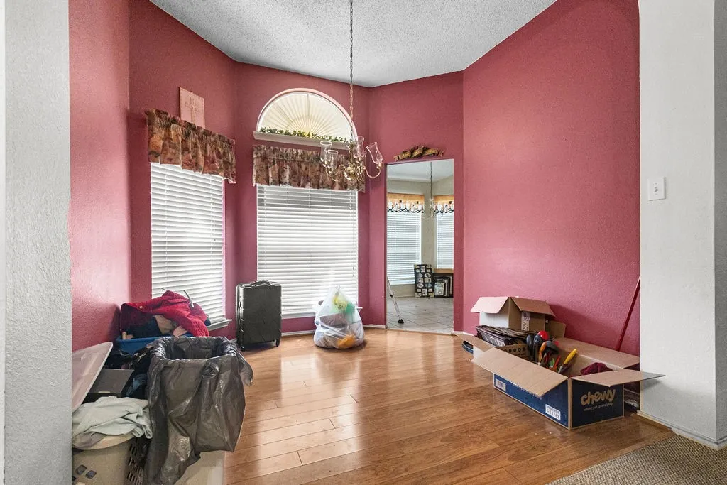Single Family Residence For Sale in Tarrant County , 926 Wintercrest Court, Arlington, Texas 76017, 3 Bedroom, 2 Bathroom, 2 Garage spaces, 1,770 Sqft, built in 1992, mls#21378669, Real Estate Agent in Arlington, Homes For Sale in Tarrant county, Homes For Sale in Arlington, Realtor in Arlington Texas, Real Estate Brokerage Independent Realty Texas, Luminita Cordes Realtor