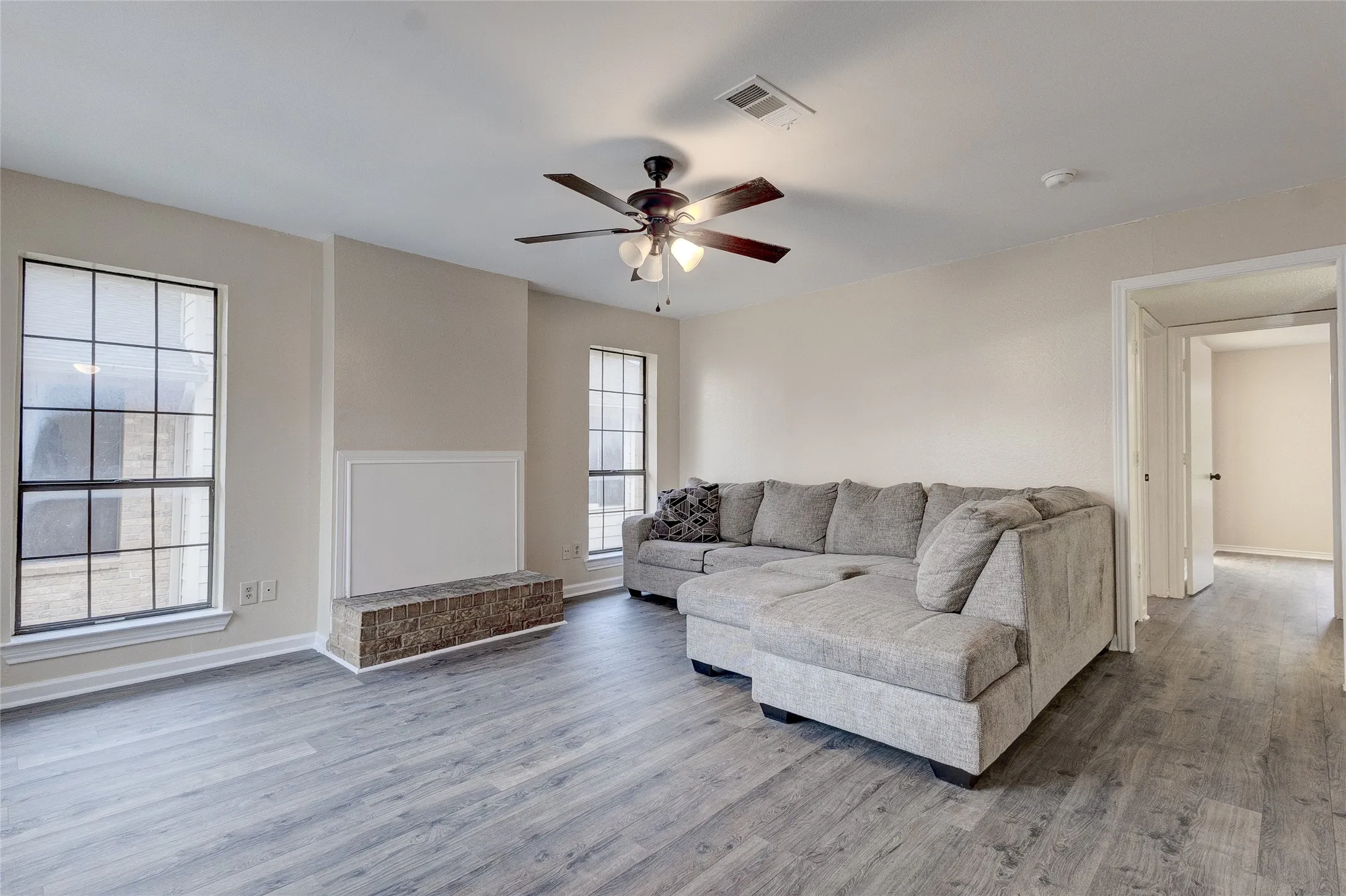 Apartment For Rent in Kaufman County , 201 W Trinity Street B, Forney, Texas 75126, 2 Bedroom, 2 Bathroom, Garage spaces, 984 Sqft, built in 1983, mls#21378825, Real Estate Agent in Forney, Homes For Rent in Kaufman county, Homes For Rent in Forney, Realtor in Forney Texas, Real Estate Brokerage Independent Realty Texas, Luminita Cordes Realtor