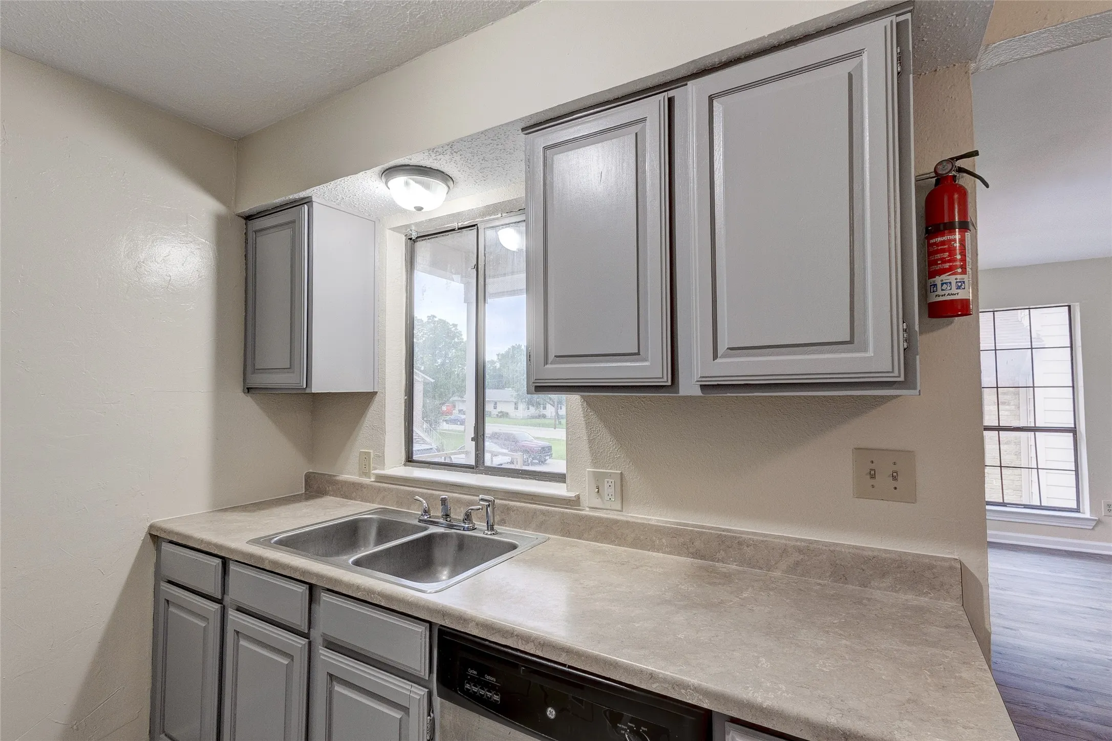 Apartment For Rent in Kaufman County , 201 W Trinity Street B, Forney, Texas 75126, 2 Bedroom, 2 Bathroom, Garage spaces, 984 Sqft, built in 1983, mls#21378825, Real Estate Agent in Forney, Homes For Rent in Kaufman county, Homes For Rent in Forney, Realtor in Forney Texas, Real Estate Brokerage Independent Realty Texas, Luminita Cordes Realtor