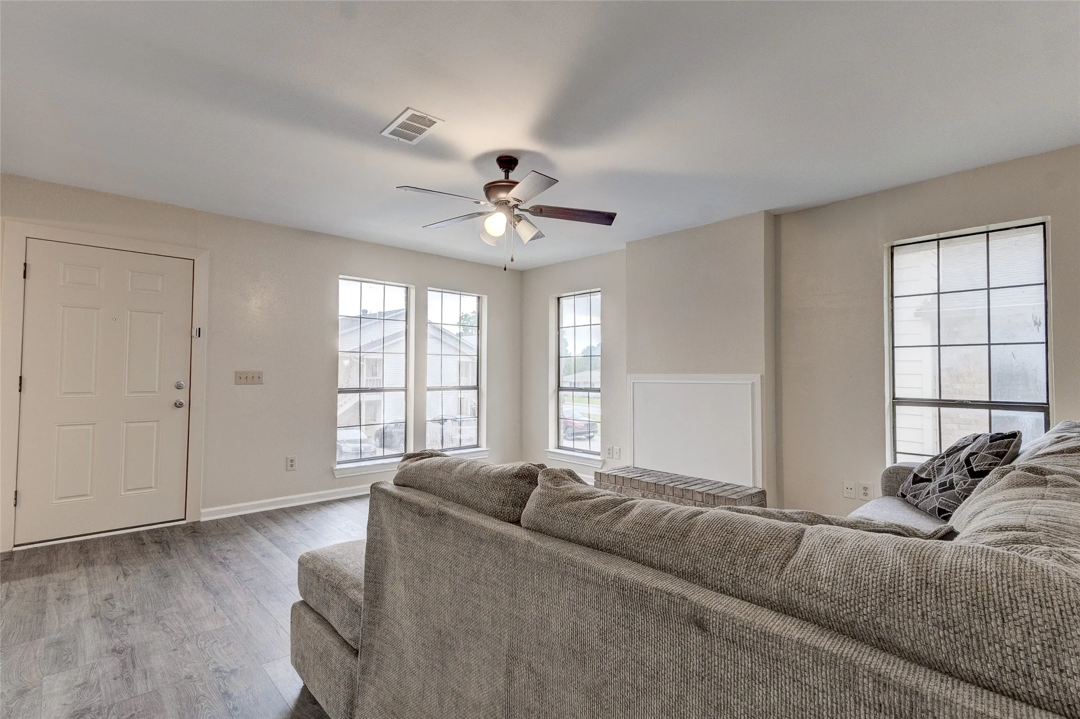 Apartment For Rent in Kaufman County , 201 W Trinity Street B, Forney, Texas 75126, 2 Bedroom, 2 Bathroom, Garage spaces, 984 Sqft, built in 1983, mls#21378825, Real Estate Agent in Forney, Homes For Rent in Kaufman county, Homes For Rent in Forney, Realtor in Forney Texas, Real Estate Brokerage Independent Realty Texas, Luminita Cordes Realtor