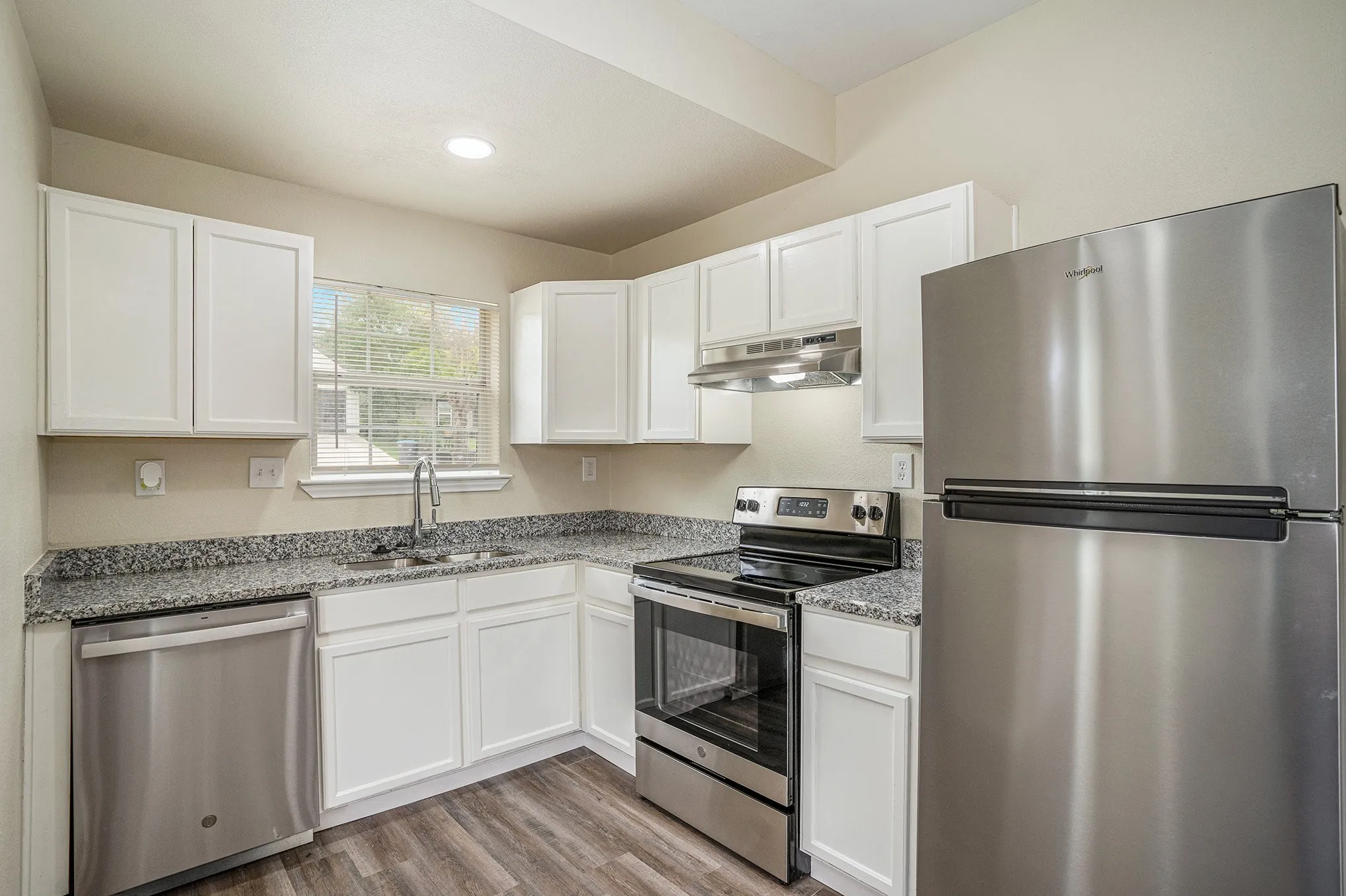 Duplex For Rent in Tarrant County , 2200 Brookes Street B, Fort Worth, Texas 76105, 3 Bedroom, 1 Bathroom, Garage spaces, 954 Sqft, built in 2005, mls#21378826, Real Estate Agent in Fort Worth, Homes For Rent in Tarrant county, Homes For Rent in Fort Worth, Realtor in Fort Worth Texas, Real Estate Brokerage Independent Realty Texas, Luminita Cordes Realtor