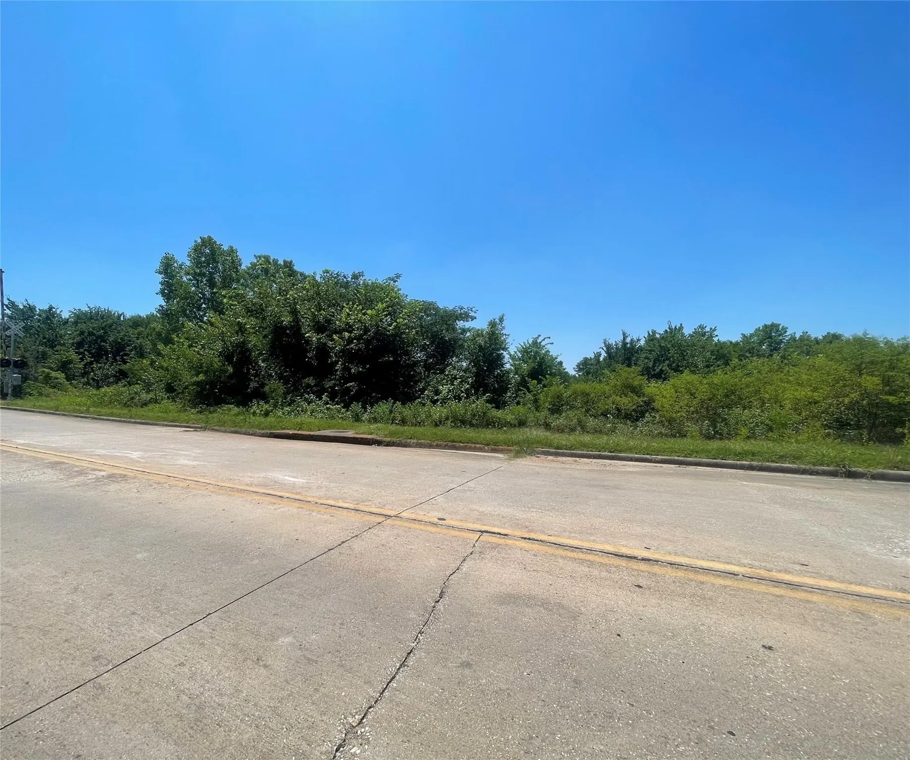 Unimproved Land For Sale in Grayson County , 1800 W Crawford Street, Denison, Texas 75020, 0, 0, Garage spaces, 0 Sqft, built in 0, mls#21376538, Real Estate Agent in Denison, Homes For Sale in Grayson county, Homes For Sale in Denison, Realtor in Denison Texas, Real Estate Brokerage Independent Realty Texas, Luminita Cordes Realtor