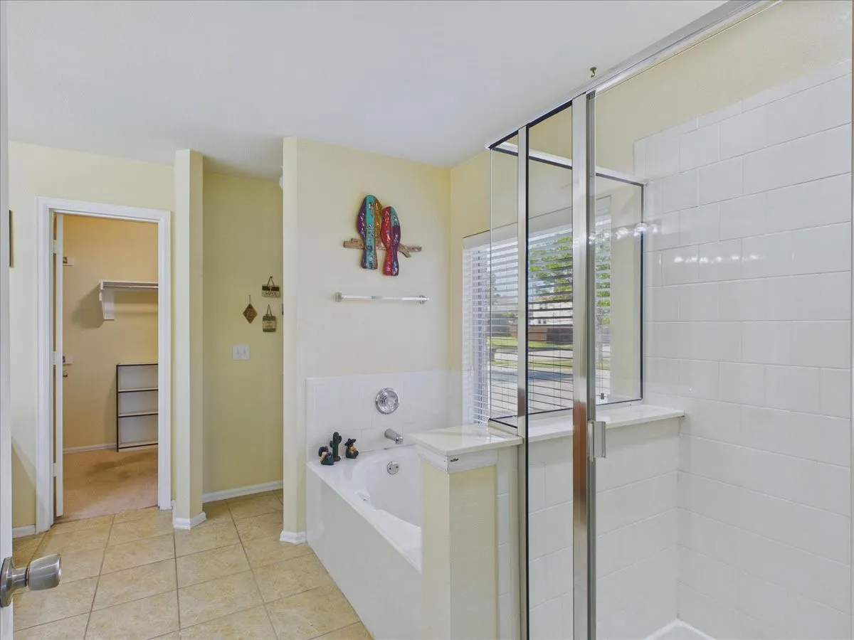 Single Family Residence For Sale in Ellis County , 613 Quail Hollow Drive, Midlothian, Texas 76065, 3 Bedroom, 2 Bathroom, 2 Garage spaces, 1,573 Sqft, built in 2006, mls#21376505, Real Estate Agent in Midlothian, Homes For Sale in Ellis county, Homes For Sale in Midlothian, Realtor in Midlothian Texas, Real Estate Brokerage Independent Realty Texas, Luminita Cordes Realtor