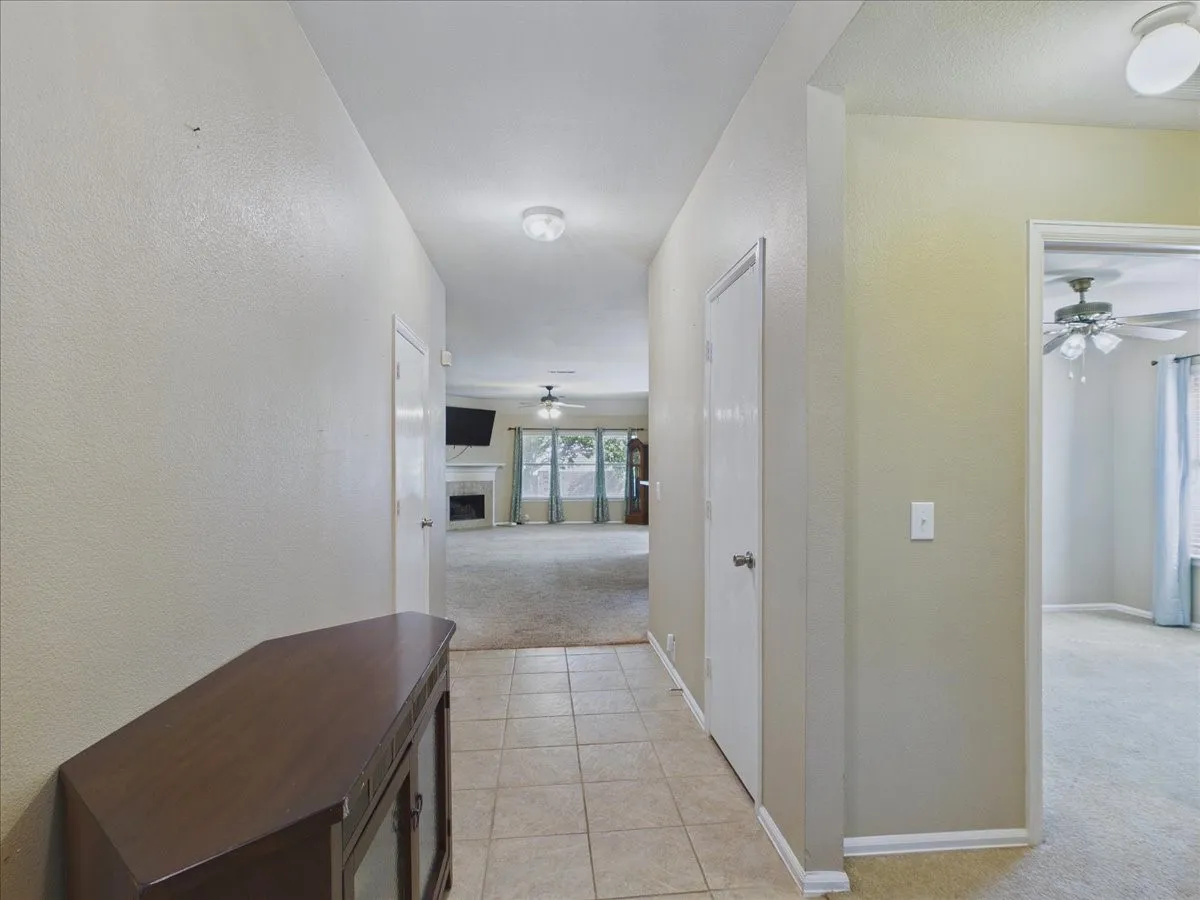 Single Family Residence For Sale in Ellis County , 613 Quail Hollow Drive, Midlothian, Texas 76065, 3 Bedroom, 2 Bathroom, 2 Garage spaces, 1,573 Sqft, built in 2006, mls#21376505, Real Estate Agent in Midlothian, Homes For Sale in Ellis county, Homes For Sale in Midlothian, Realtor in Midlothian Texas, Real Estate Brokerage Independent Realty Texas, Luminita Cordes Realtor
