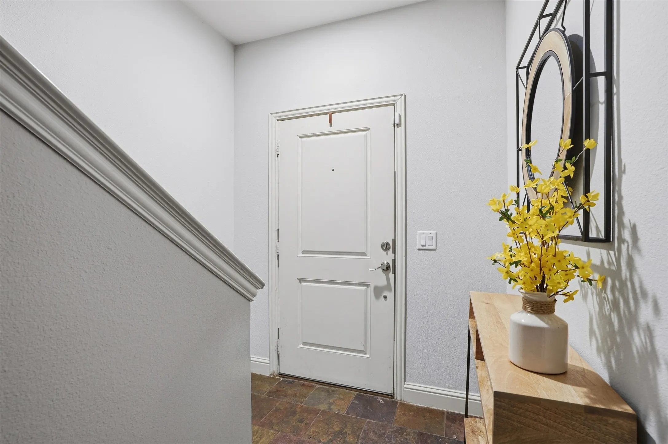 Townhouse For Sale in Tarrant County , 644 E Bluff Street, Fort Worth, Texas 76102, 3 Bedroom, 4 Bathroom, 2 Garage spaces, 2,347 Sqft, built in 2006, mls#21378830, Real Estate Agent in Fort Worth, Homes For Sale in Tarrant county, Homes For Sale in Fort Worth, Realtor in Fort Worth Texas, Real Estate Brokerage Independent Realty Texas, Luminita Cordes Realtor