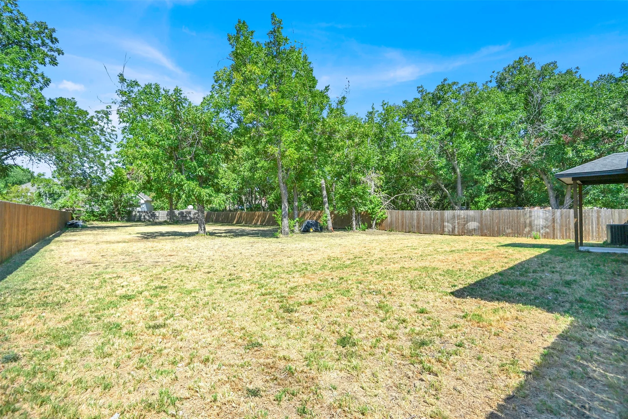 Single Family Residence For Sale in Johnson County , 928 Country Club Road, Cleburne, Texas 76033, 3 Bedroom, 2 Bathroom, 2 Garage spaces, 1,407 Sqft, built in 2024, mls#21375758, Real Estate Agent in Cleburne, Homes For Sale in Johnson county, Homes For Sale in Cleburne, Realtor in Cleburne Texas, Real Estate Brokerage Independent Realty Texas, Luminita Cordes Realtor