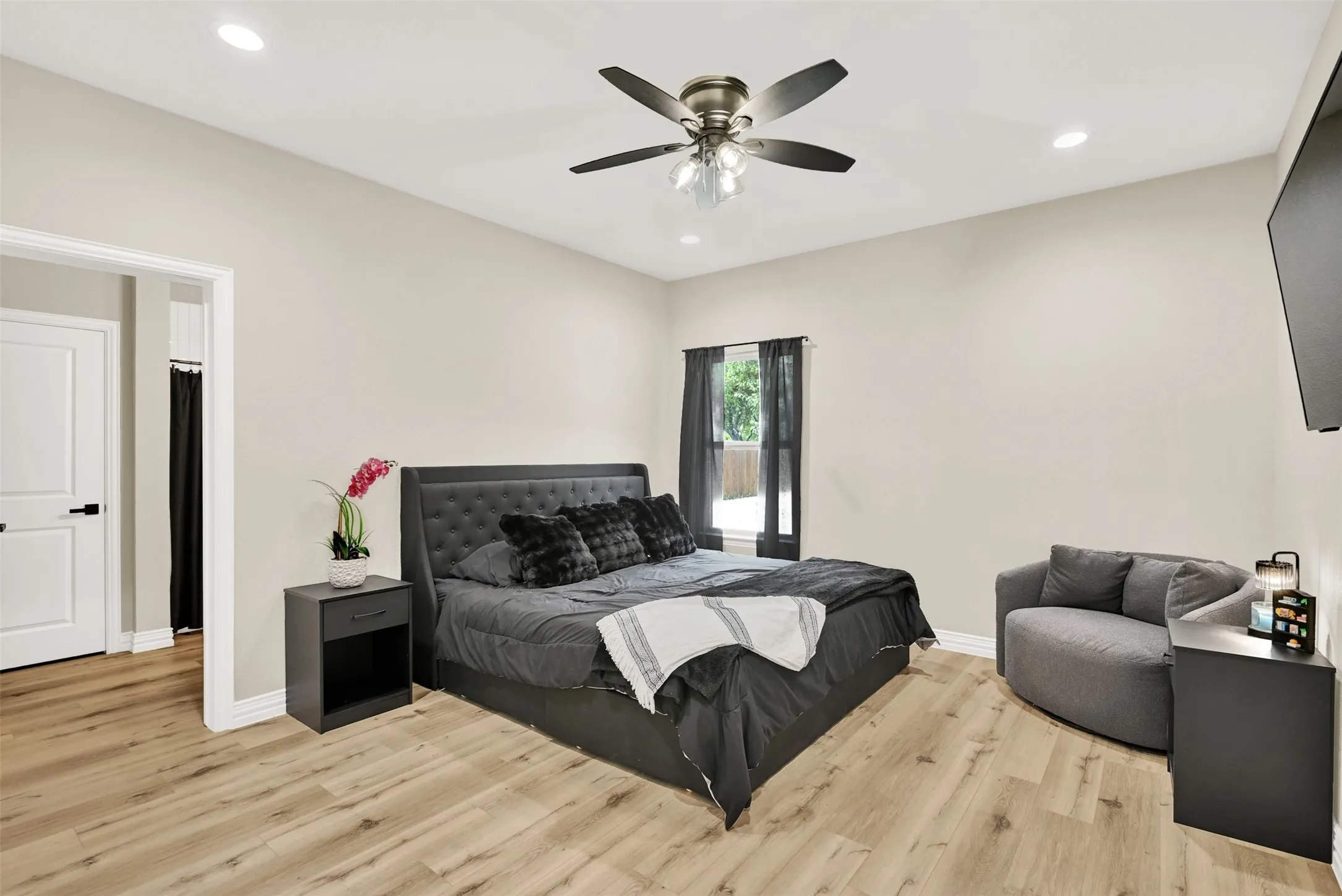 Single Family Residence For Sale in Johnson County , 928 Country Club Road, Cleburne, Texas 76033, 3 Bedroom, 2 Bathroom, 2 Garage spaces, 1,407 Sqft, built in 2024, mls#21375758, Real Estate Agent in Cleburne, Homes For Sale in Johnson county, Homes For Sale in Cleburne, Realtor in Cleburne Texas, Real Estate Brokerage Independent Realty Texas, Luminita Cordes Realtor