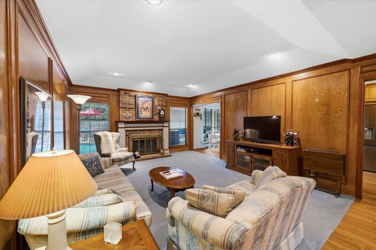 Single Family Residence For Sale in Tarrant County , 4604 Clay Court Lane, Arlington, Texas 76017, 4 Bedroom, 3 Bathroom, 2 Garage spaces, 2,445 Sqft, built in 1980, mls#21374903, Real Estate Agent in Arlington, Homes For Sale in Tarrant county, Homes For Sale in Arlington, Realtor in Arlington Texas, Real Estate Brokerage Independent Realty Texas, Luminita Cordes Realtor