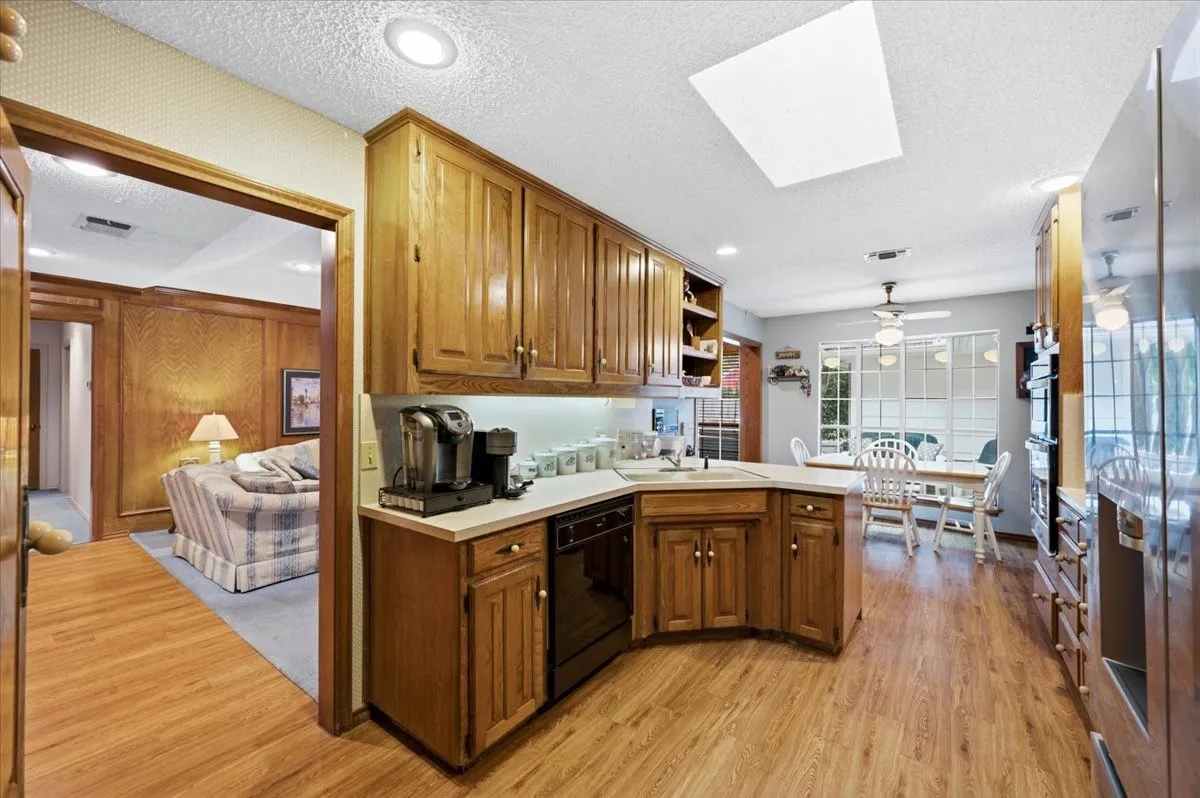 Single Family Residence For Sale in Tarrant County , 4604 Clay Court Lane, Arlington, Texas 76017, 4 Bedroom, 3 Bathroom, 2 Garage spaces, 2,445 Sqft, built in 1980, mls#21374903, Real Estate Agent in Arlington, Homes For Sale in Tarrant county, Homes For Sale in Arlington, Realtor in Arlington Texas, Real Estate Brokerage Independent Realty Texas, Luminita Cordes Realtor