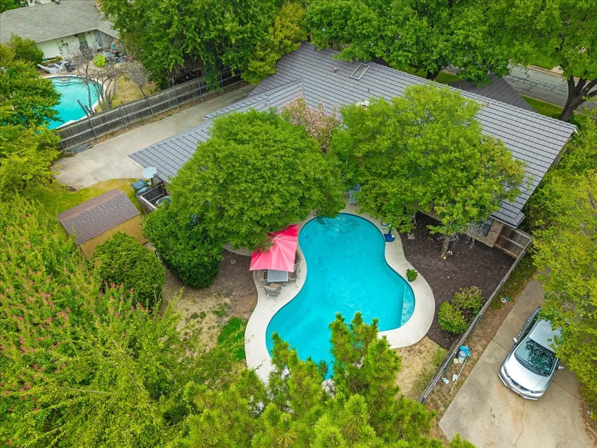 Single Family Residence For Sale in Tarrant County , 4604 Clay Court Lane, Arlington, Texas 76017, 4 Bedroom, 3 Bathroom, 2 Garage spaces, 2,445 Sqft, built in 1980, mls#21374903, Real Estate Agent in Arlington, Homes For Sale in Tarrant county, Homes For Sale in Arlington, Realtor in Arlington Texas, Real Estate Brokerage Independent Realty Texas, Luminita Cordes Realtor