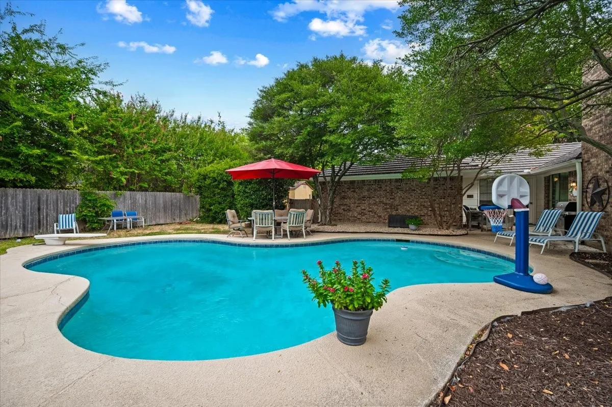 Single Family Residence For Sale in Tarrant County , 4604 Clay Court Lane, Arlington, Texas 76017, 4 Bedroom, 3 Bathroom, 2 Garage spaces, 2,445 Sqft, built in 1980, mls#21374903, Real Estate Agent in Arlington, Homes For Sale in Tarrant county, Homes For Sale in Arlington, Realtor in Arlington Texas, Real Estate Brokerage Independent Realty Texas, Luminita Cordes Realtor