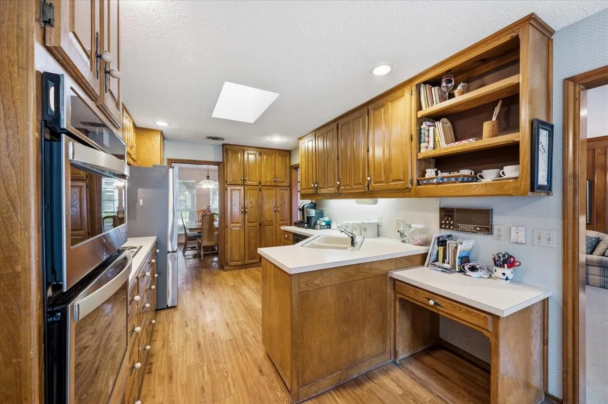 Single Family Residence For Sale in Tarrant County , 4604 Clay Court Lane, Arlington, Texas 76017, 4 Bedroom, 3 Bathroom, 2 Garage spaces, 2,445 Sqft, built in 1980, mls#21374903, Real Estate Agent in Arlington, Homes For Sale in Tarrant county, Homes For Sale in Arlington, Realtor in Arlington Texas, Real Estate Brokerage Independent Realty Texas, Luminita Cordes Realtor