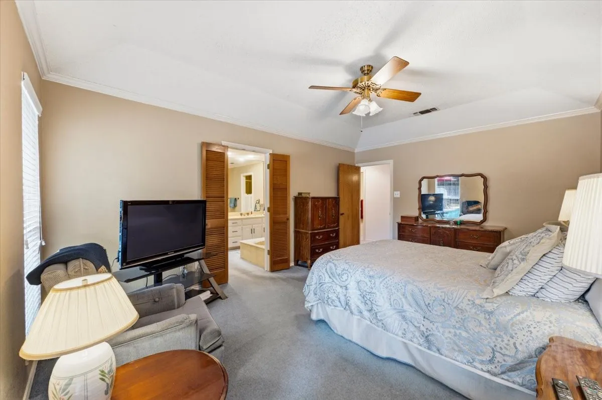 Single Family Residence For Sale in Tarrant County , 4604 Clay Court Lane, Arlington, Texas 76017, 4 Bedroom, 3 Bathroom, 2 Garage spaces, 2,445 Sqft, built in 1980, mls#21374903, Real Estate Agent in Arlington, Homes For Sale in Tarrant county, Homes For Sale in Arlington, Realtor in Arlington Texas, Real Estate Brokerage Independent Realty Texas, Luminita Cordes Realtor