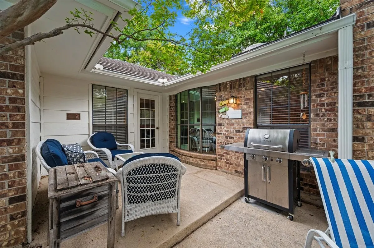 Single Family Residence For Sale in Tarrant County , 4604 Clay Court Lane, Arlington, Texas 76017, 4 Bedroom, 3 Bathroom, 2 Garage spaces, 2,445 Sqft, built in 1980, mls#21374903, Real Estate Agent in Arlington, Homes For Sale in Tarrant county, Homes For Sale in Arlington, Realtor in Arlington Texas, Real Estate Brokerage Independent Realty Texas, Luminita Cordes Realtor