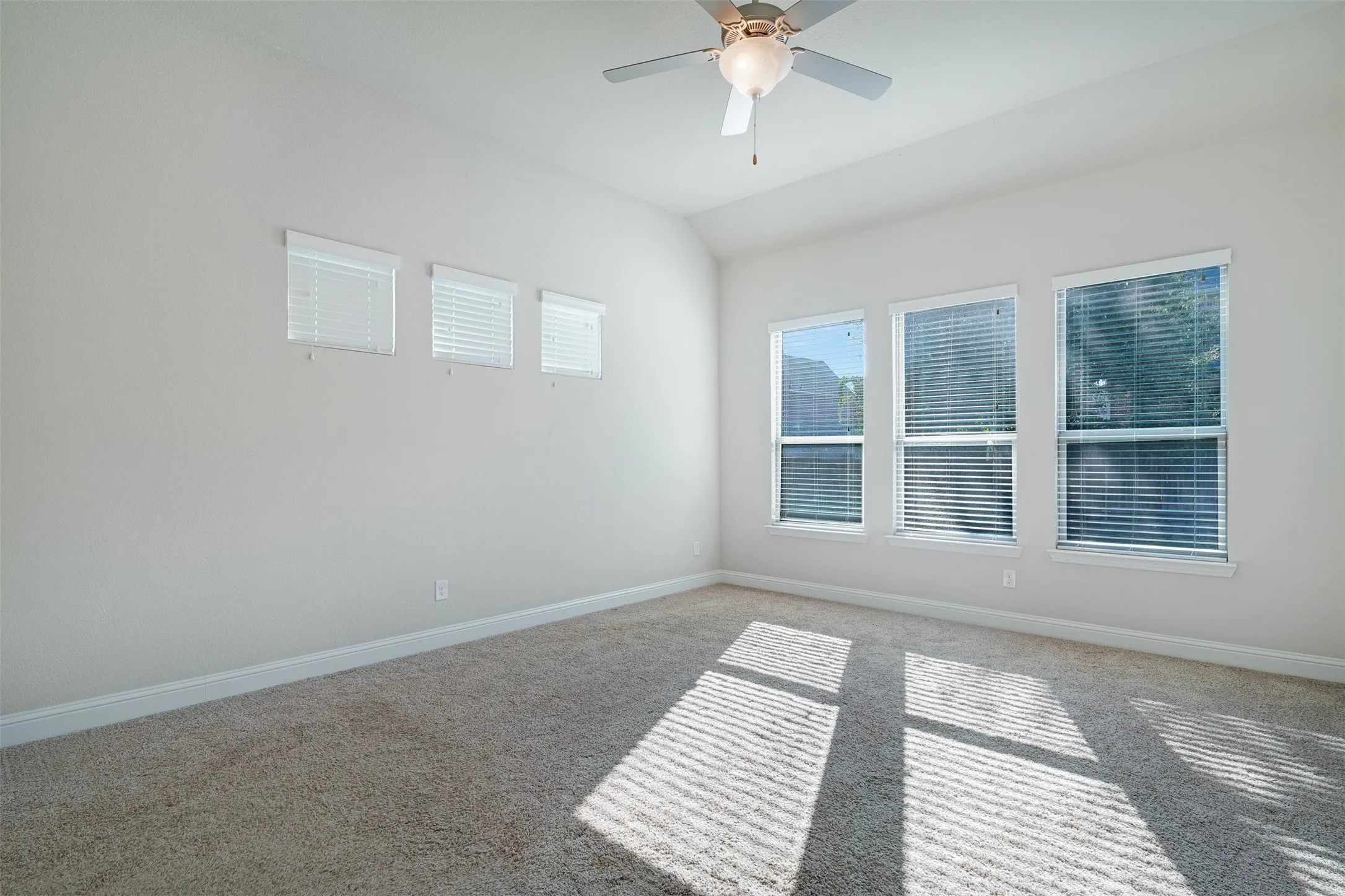 Single Family Residence For Rent in Denton County , 4458 Hartebeest Trail, Frisco, Texas 75034, 4 Bedroom, 4 Bathroom, 3 Garage spaces, 3,823 Sqft, built in 2016, mls#21378842, Real Estate Agent in Frisco, Homes For Rent in Denton county, Homes For Rent in Frisco, Realtor in Frisco Texas, Real Estate Brokerage Independent Realty Texas, Luminita Cordes Realtor