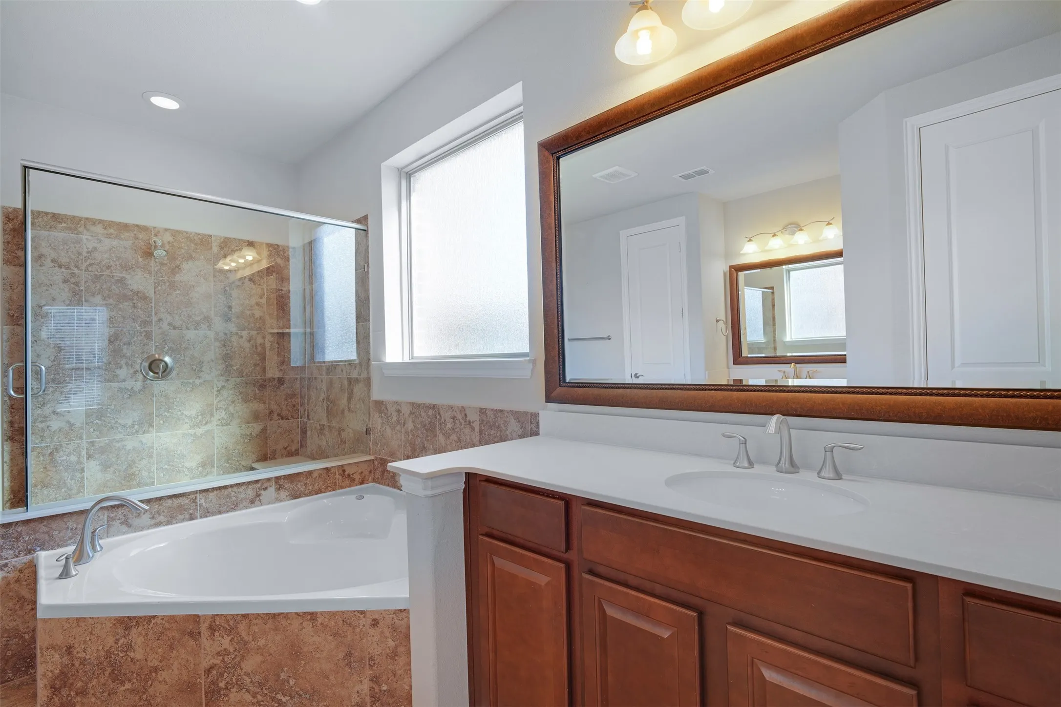 Single Family Residence For Rent in Denton County , 4458 Hartebeest Trail, Frisco, Texas 75034, 4 Bedroom, 4 Bathroom, 3 Garage spaces, 3,823 Sqft, built in 2016, mls#21378842, Real Estate Agent in Frisco, Homes For Rent in Denton county, Homes For Rent in Frisco, Realtor in Frisco Texas, Real Estate Brokerage Independent Realty Texas, Luminita Cordes Realtor