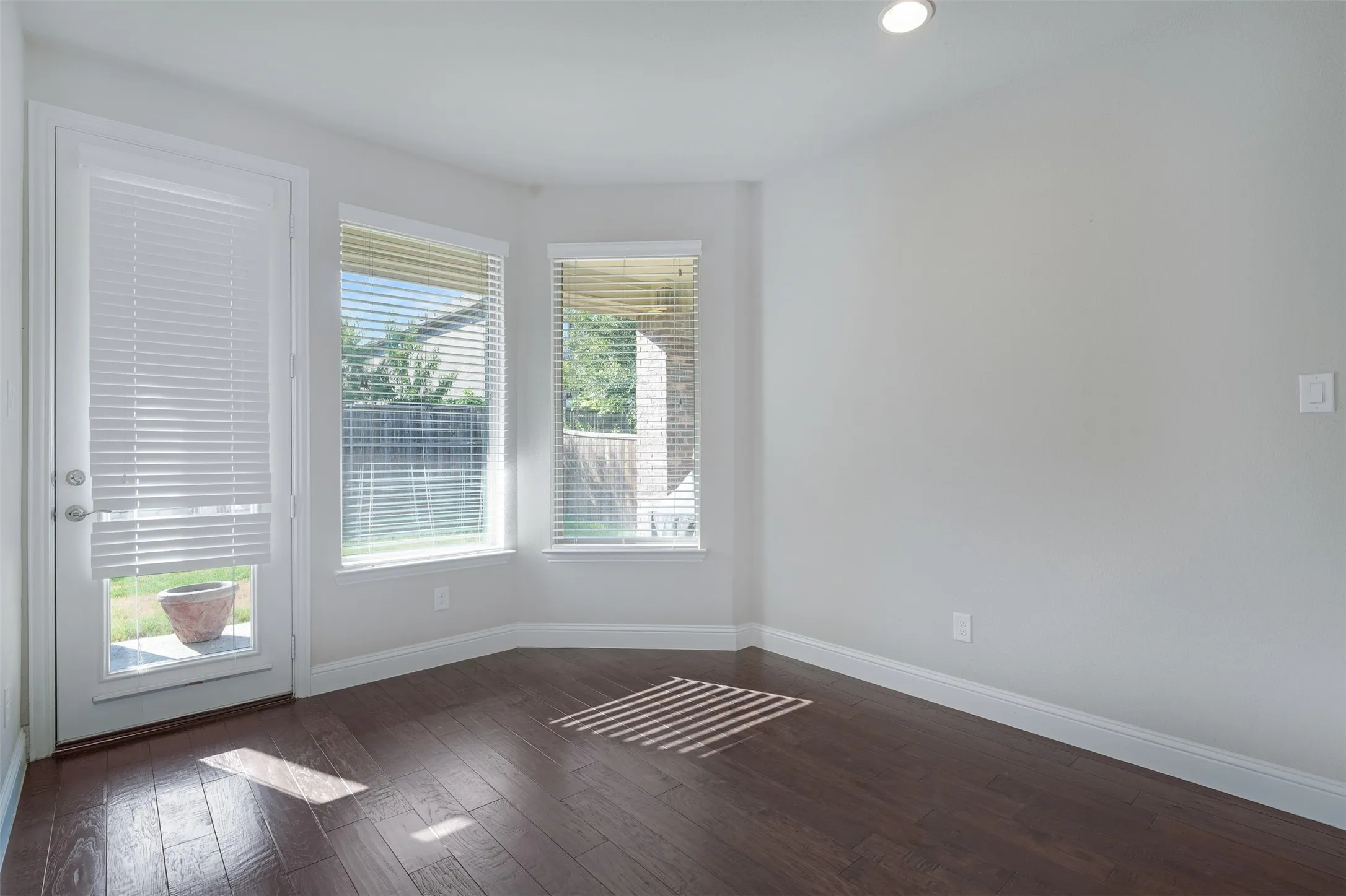 Single Family Residence For Rent in Denton County , 4458 Hartebeest Trail, Frisco, Texas 75034, 4 Bedroom, 4 Bathroom, 3 Garage spaces, 3,823 Sqft, built in 2016, mls#21378842, Real Estate Agent in Frisco, Homes For Rent in Denton county, Homes For Rent in Frisco, Realtor in Frisco Texas, Real Estate Brokerage Independent Realty Texas, Luminita Cordes Realtor