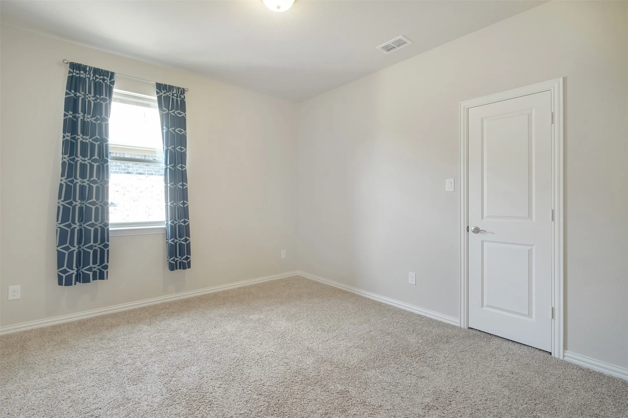 Single Family Residence For Rent in Denton County , 4458 Hartebeest Trail, Frisco, Texas 75034, 4 Bedroom, 4 Bathroom, 3 Garage spaces, 3,823 Sqft, built in 2016, mls#21378842, Real Estate Agent in Frisco, Homes For Rent in Denton county, Homes For Rent in Frisco, Realtor in Frisco Texas, Real Estate Brokerage Independent Realty Texas, Luminita Cordes Realtor