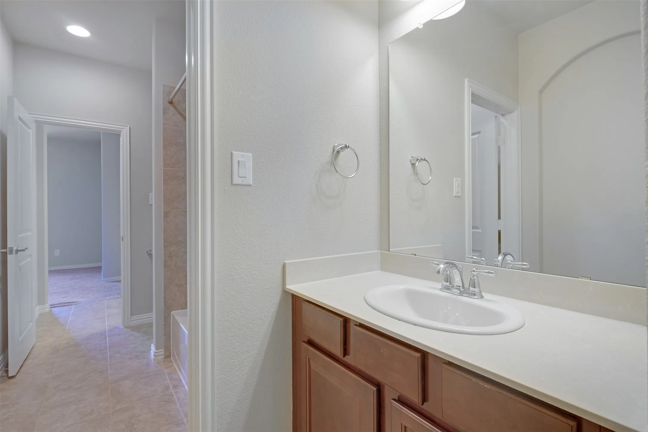 Single Family Residence For Rent in Denton County , 4458 Hartebeest Trail, Frisco, Texas 75034, 4 Bedroom, 4 Bathroom, 3 Garage spaces, 3,823 Sqft, built in 2016, mls#21378842, Real Estate Agent in Frisco, Homes For Rent in Denton county, Homes For Rent in Frisco, Realtor in Frisco Texas, Real Estate Brokerage Independent Realty Texas, Luminita Cordes Realtor