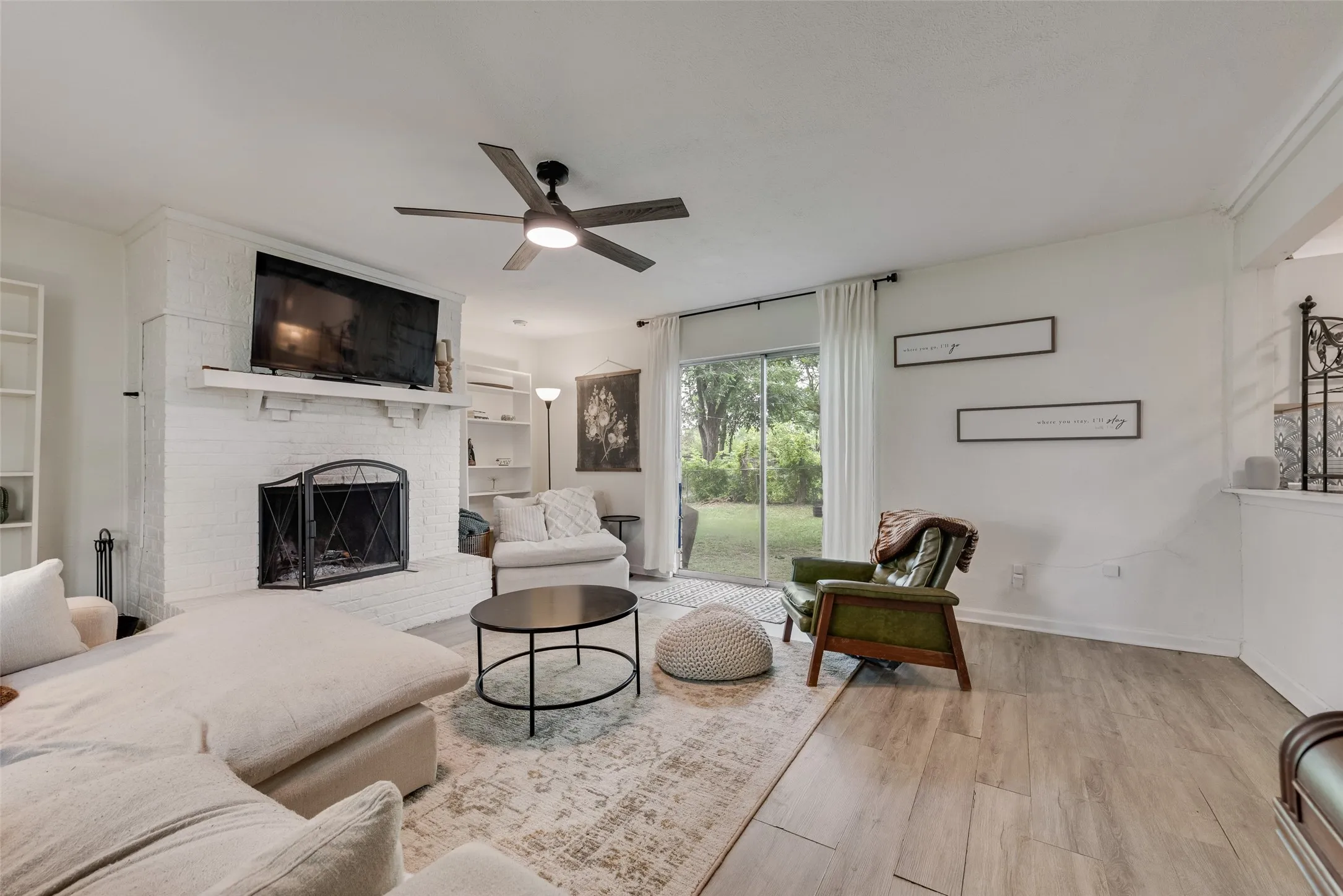 Single Family Residence For Sale in Dallas County , 3008 Albany Drive, Mesquite, Texas 75150, 3 Bedroom, 2 Bathroom, 1 Garage spaces, 1,437 Sqft, built in 1959, mls#21375923, Real Estate Agent in Mesquite, Homes For Sale in Dallas county, Homes For Sale in Mesquite, Realtor in Mesquite Texas, Real Estate Brokerage Independent Realty Texas, Luminita Cordes Realtor